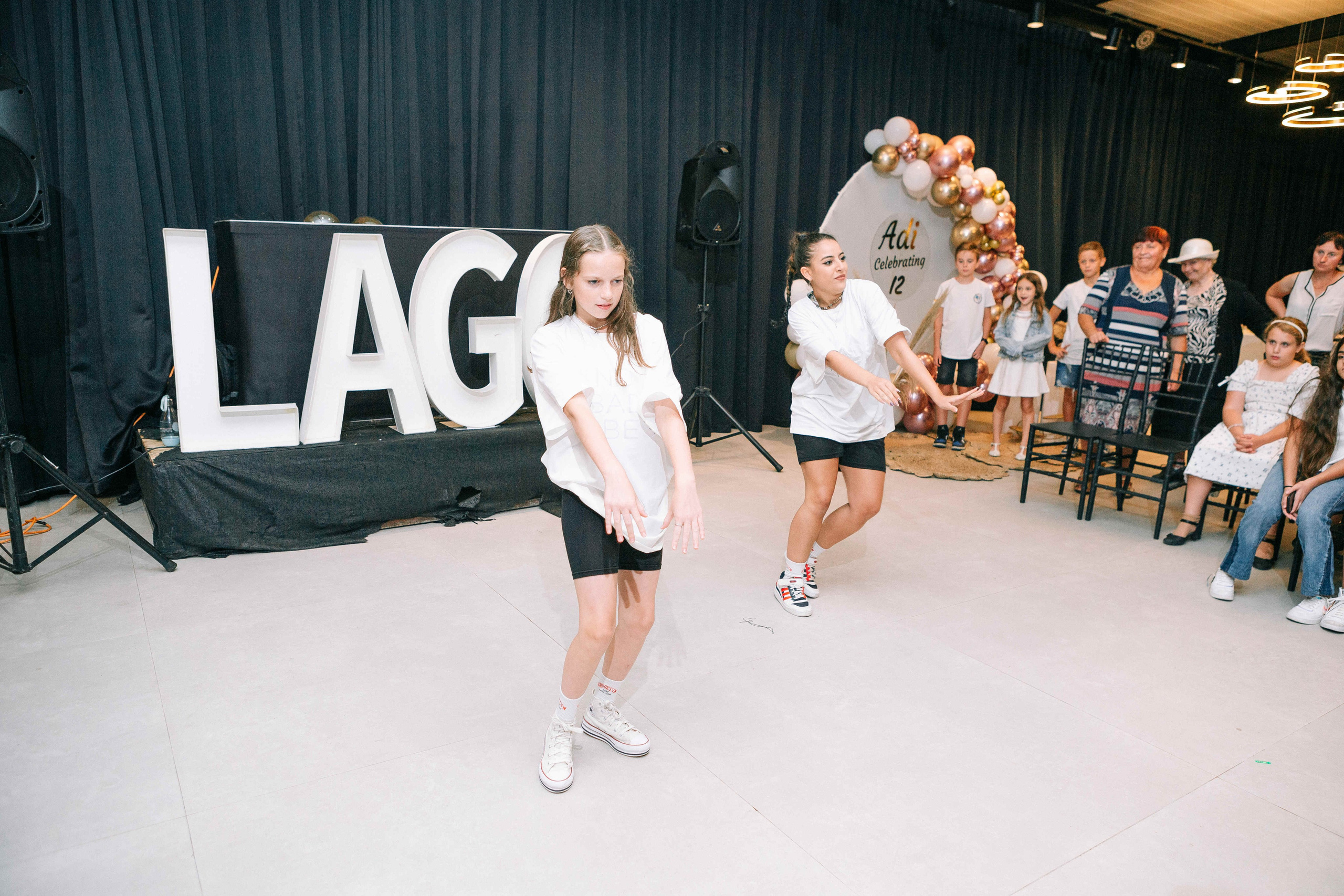 PARTY WITH FRIENDS. Https://shi-photo.com/