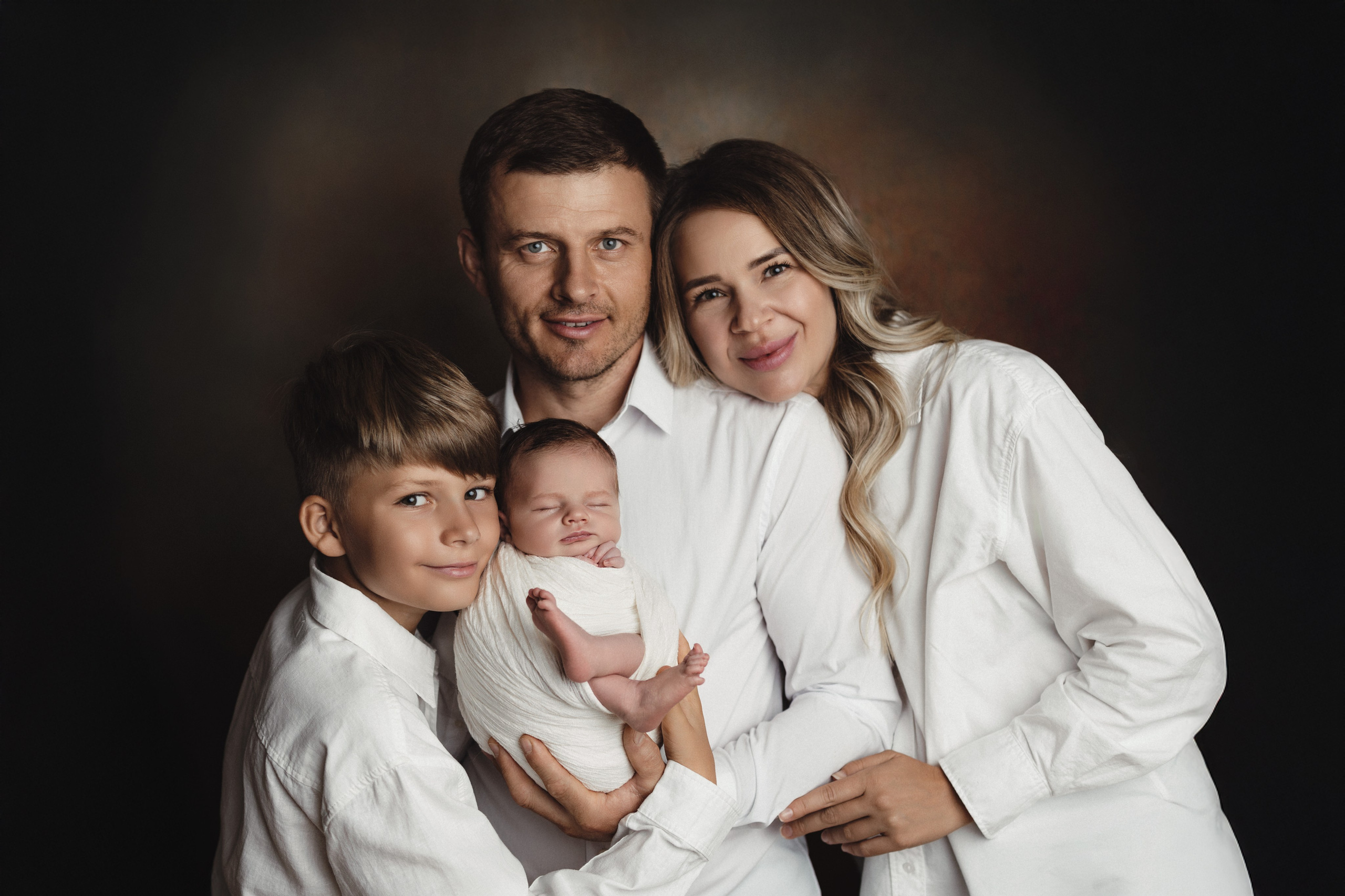 Newborn Classic. Newborn, kids, family photographer based near Zurich, Switzerland