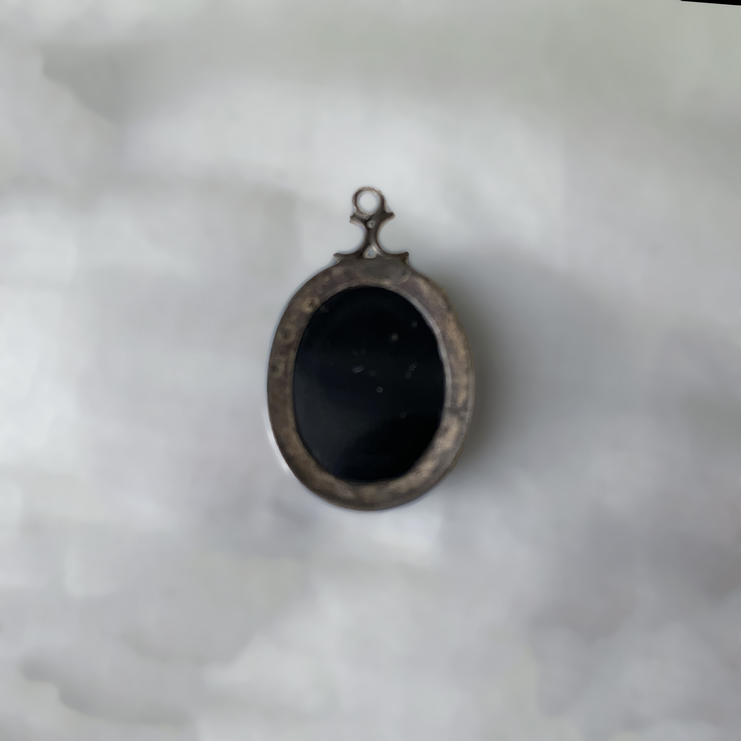 Mini. Современнные и актикварные украшения в Барселоне, Москве и Санкт-Петербурге