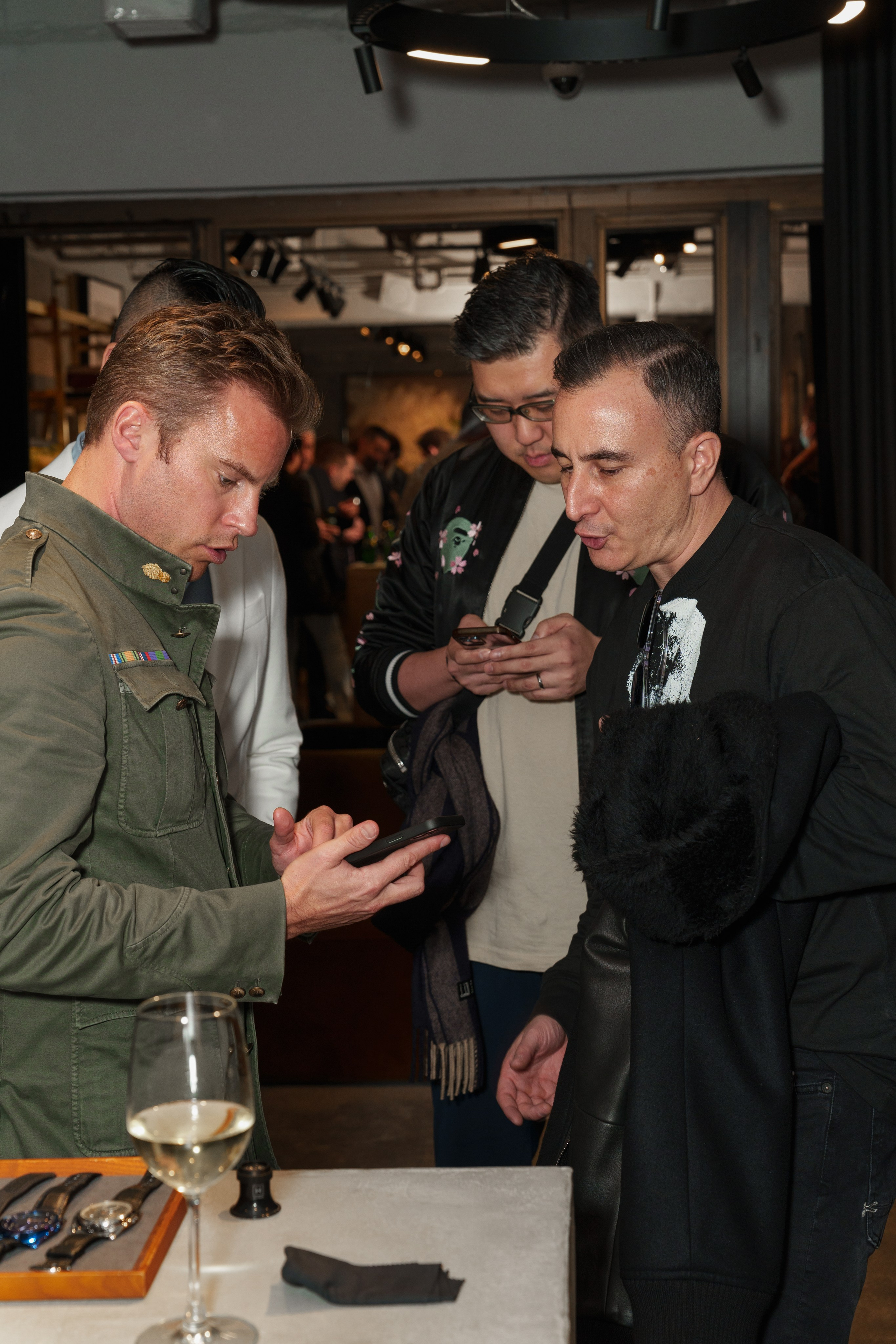 WATCHBOX. ФОТОГРАФ В ГОНКОНГЕ (СВАДЬБЫ, FASHION, СЕМЕЙНЫЕ, МЕРОПРИЯТИЯ, ФОТОПРОГУЛКИ)