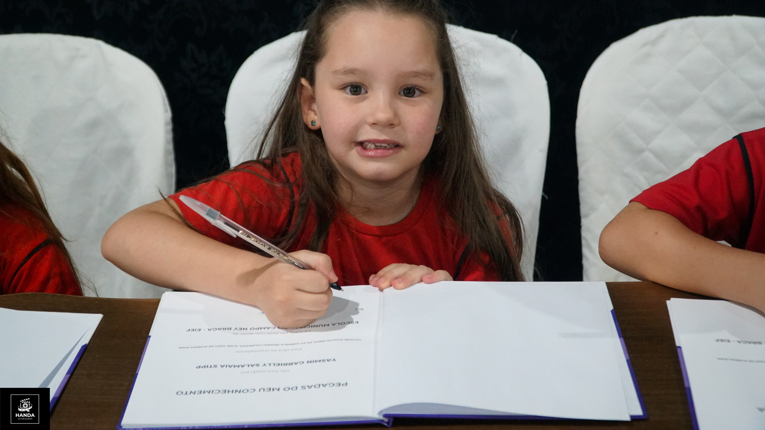 Noite autógrafos colégio Aurélio Buarque de Holanda. Handa Produções