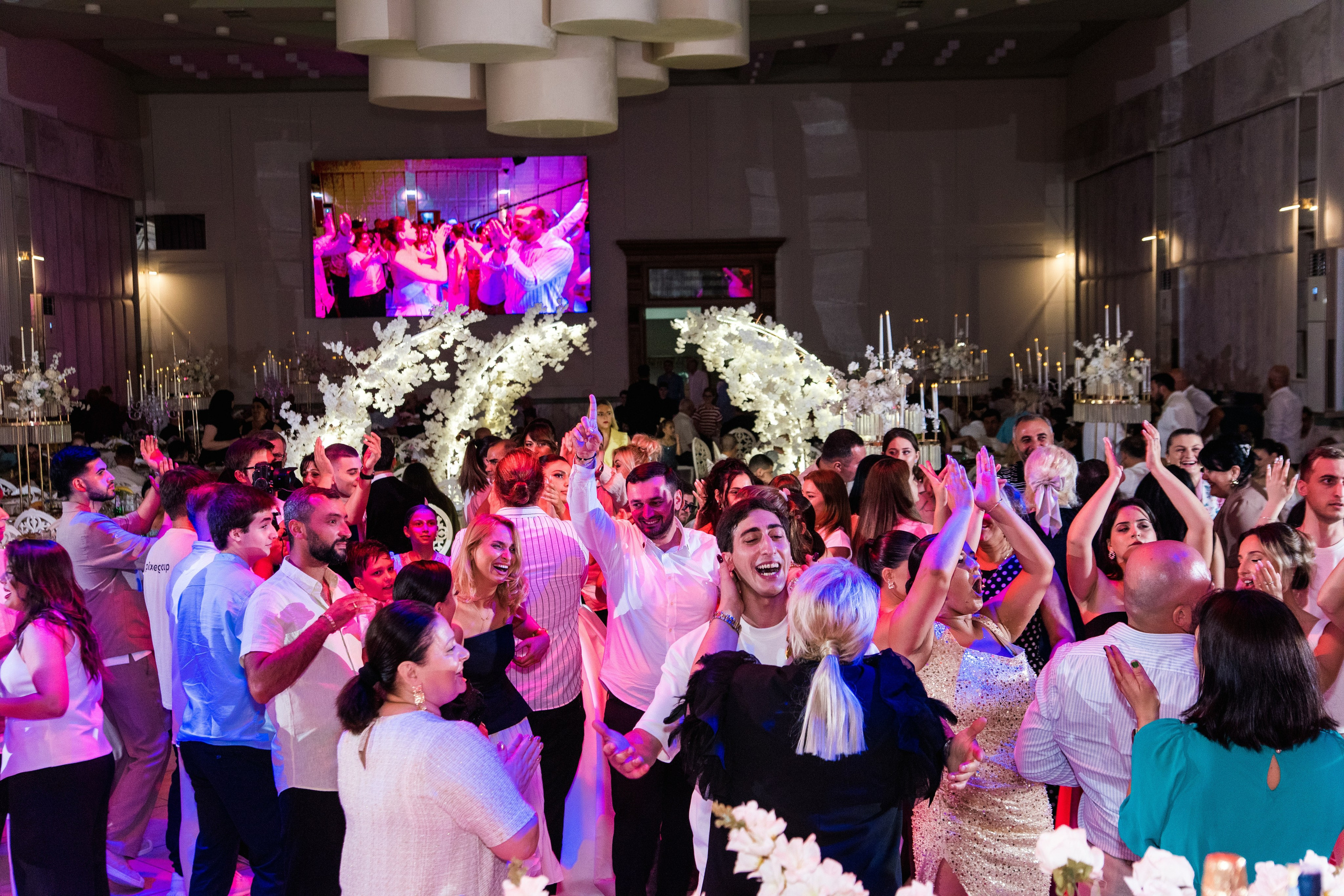 Грузинская свадьба Луки и Нино в Кутаиси. Свадебные фотографы в Грузии, Армении. Макс Коваленко и Лара Татосян. Свадебный видеограф