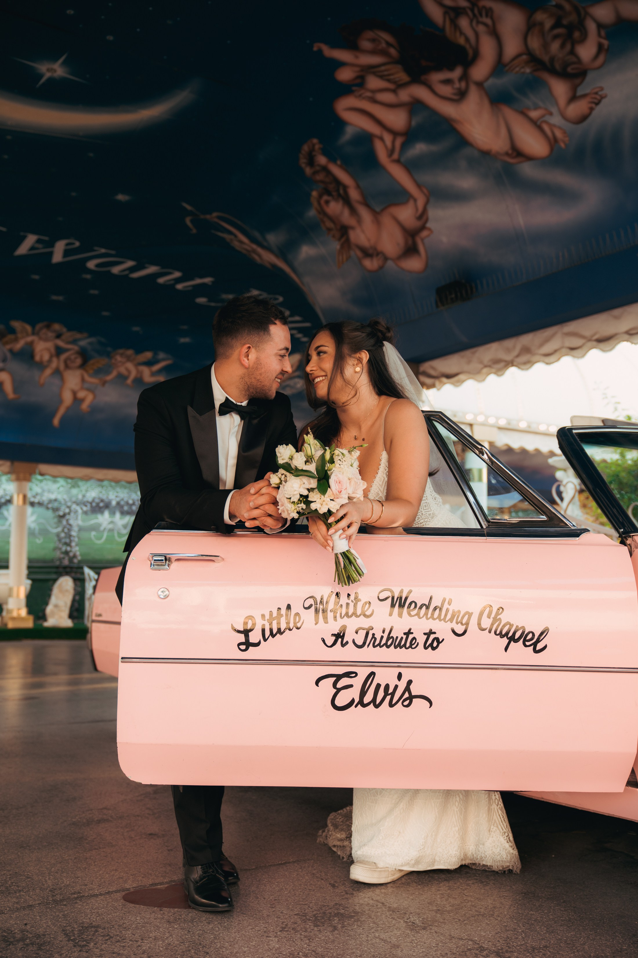 Georgia&Kyran. Wedding & elopement photographer Viktoriya Kravtsov. Las Vegas