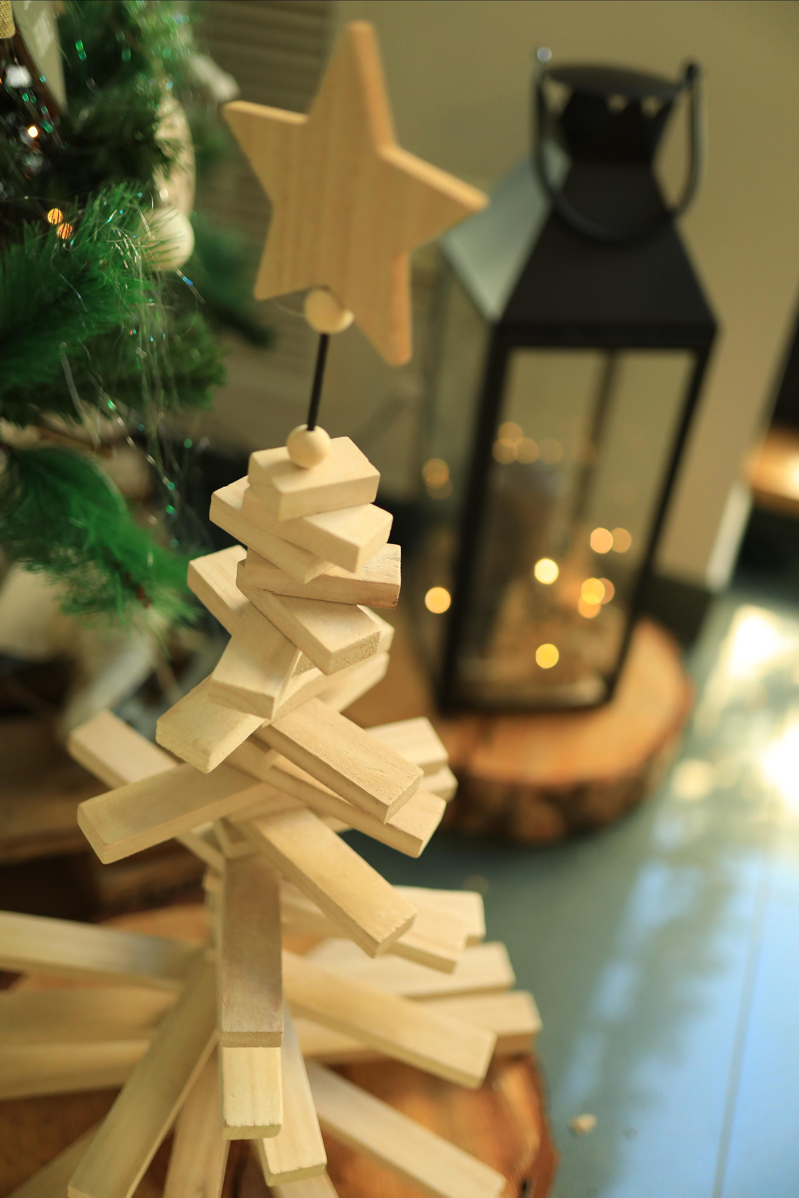 Sesiones de Navidad en Jaca. Fotografía de Eventos, Embarazo y Familiar en Pirineos