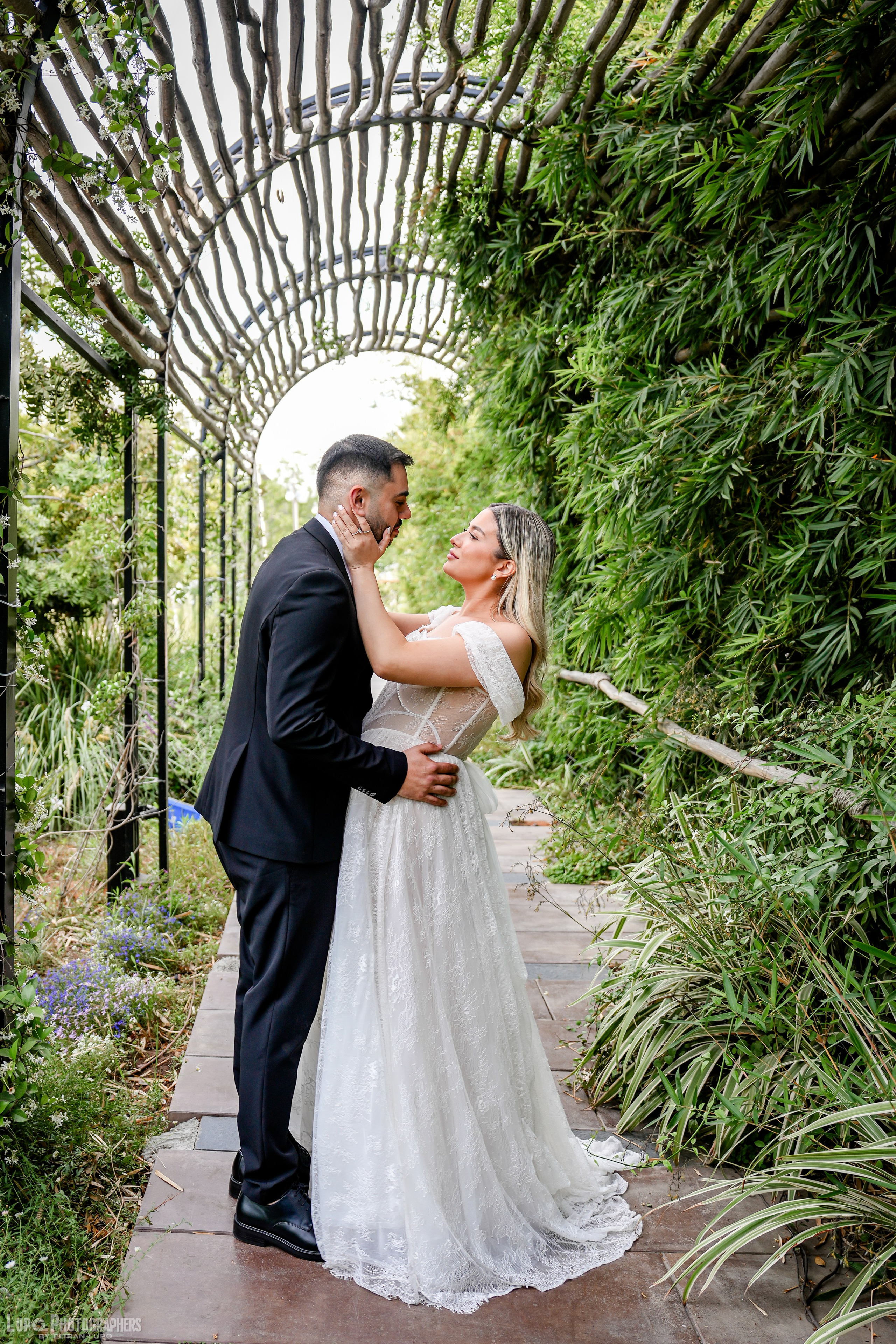 Tevel & Elad. לופו צלמים — צילום חתונות ואירועים