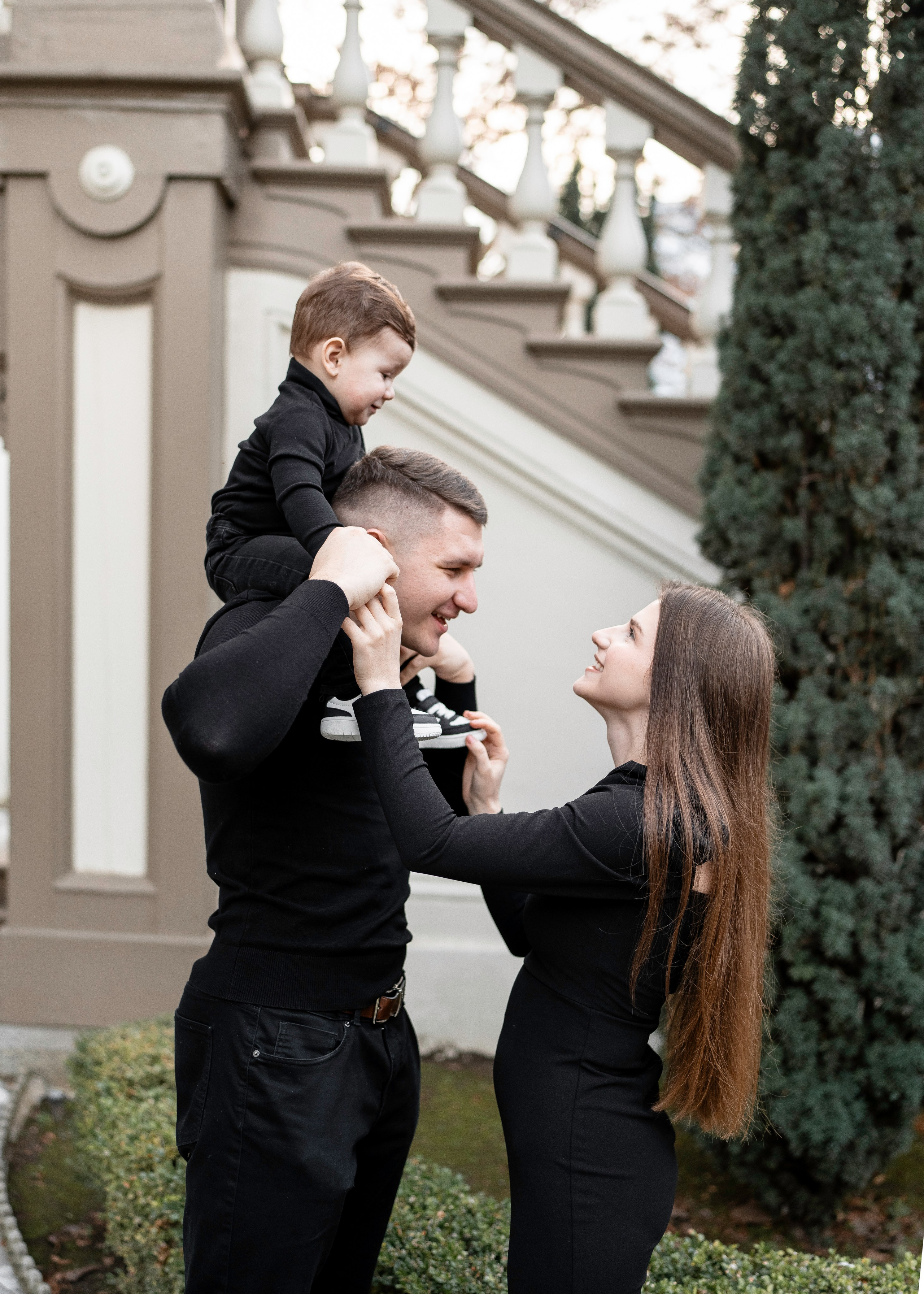 Artem, Nadia & Elisha. Family photographer in Sacramento | Sofia Pavenko