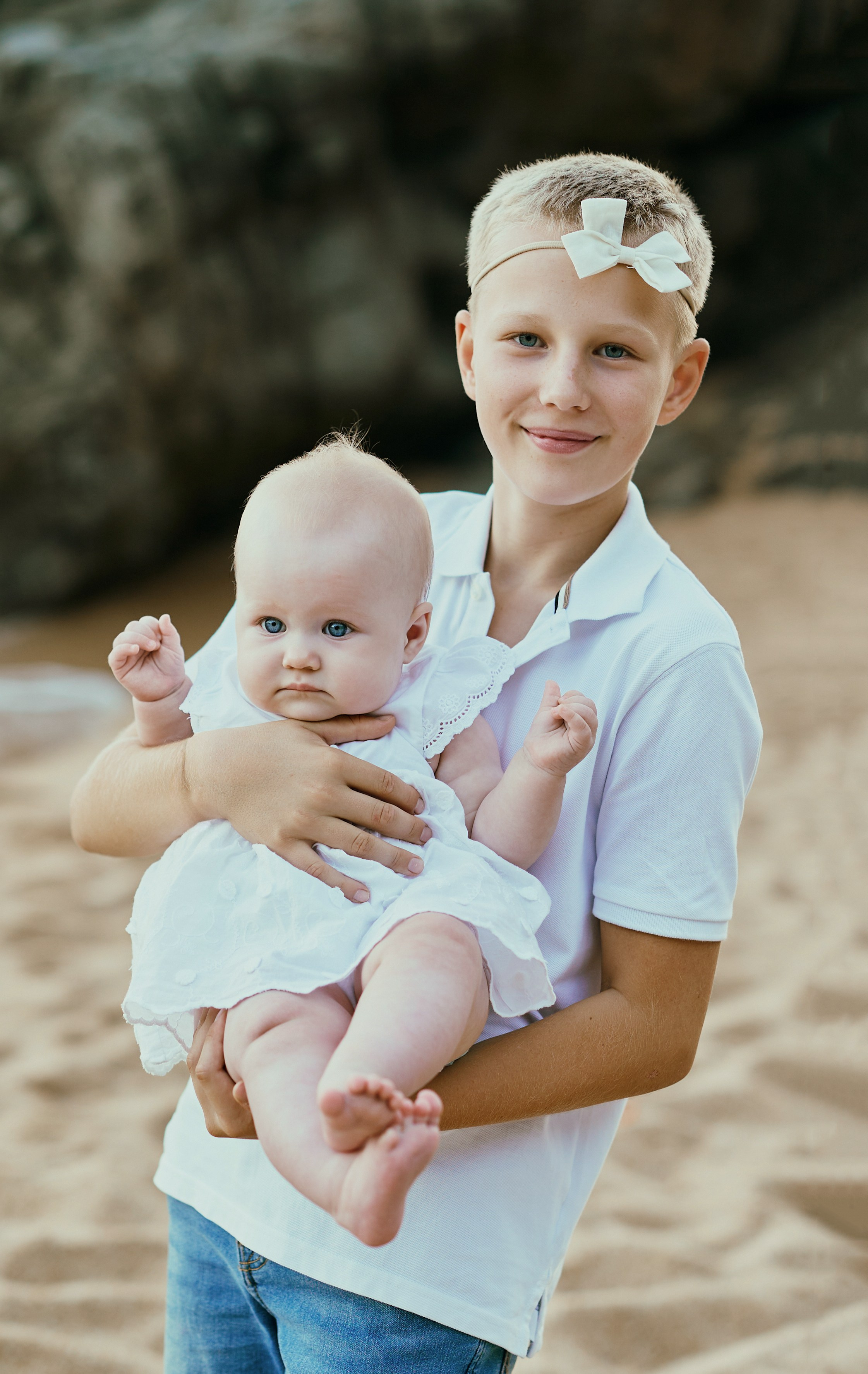 Мама с детьми на пляже. Fotógrafa en España Zhanna Zakharchenko