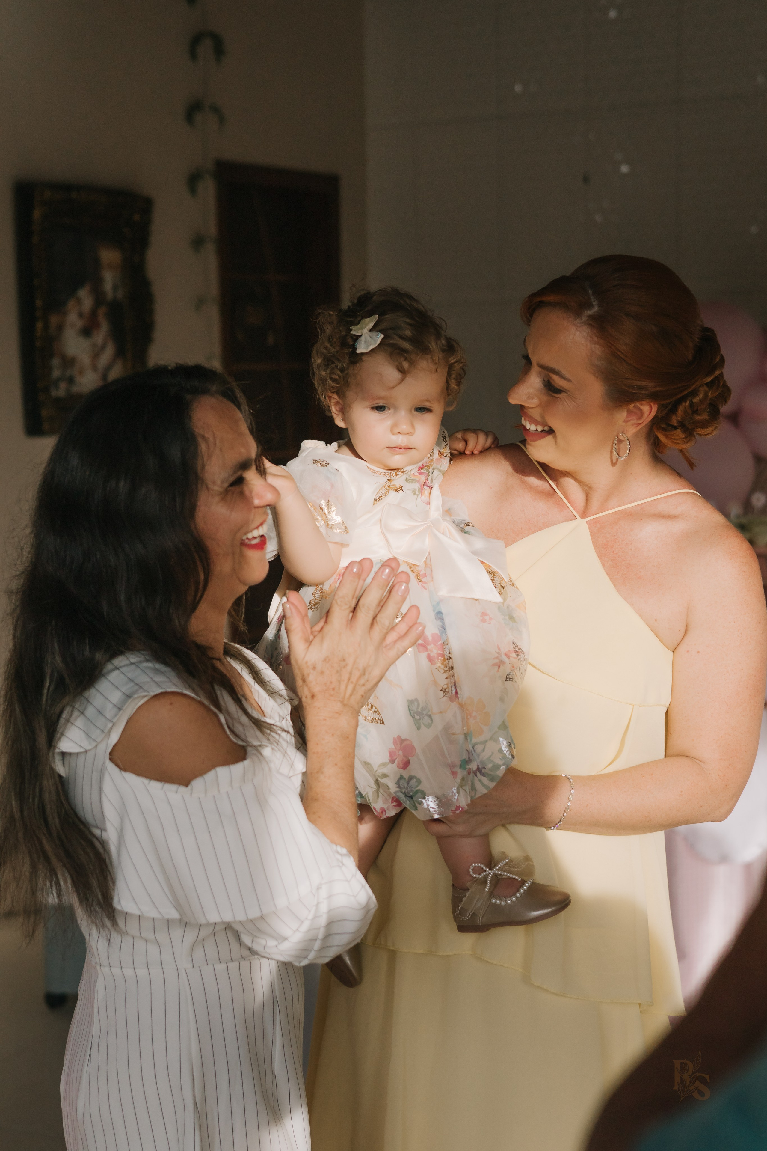 Aurora — 1 ano. Fotógrafo Richard Silvestre — Casamentos na Bahia