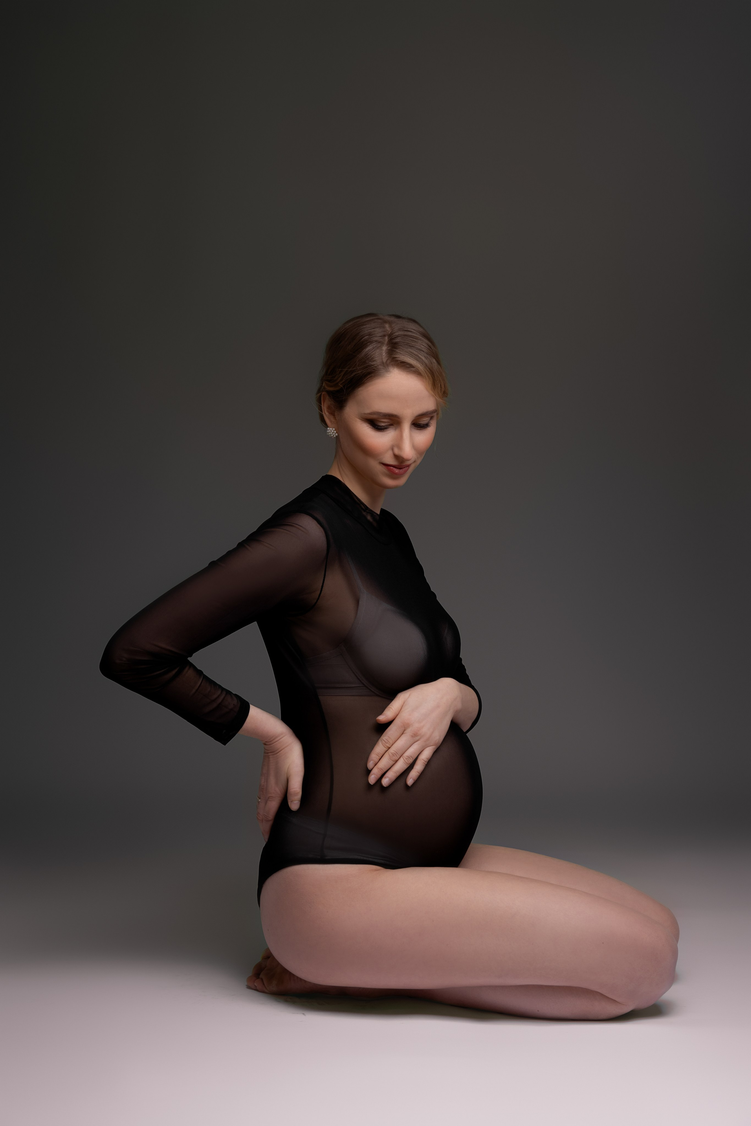 Babybauchshooting im Studio. Fotografin Heidenheim / Newborn, Babybauch & Familie - Nadine Schmalz