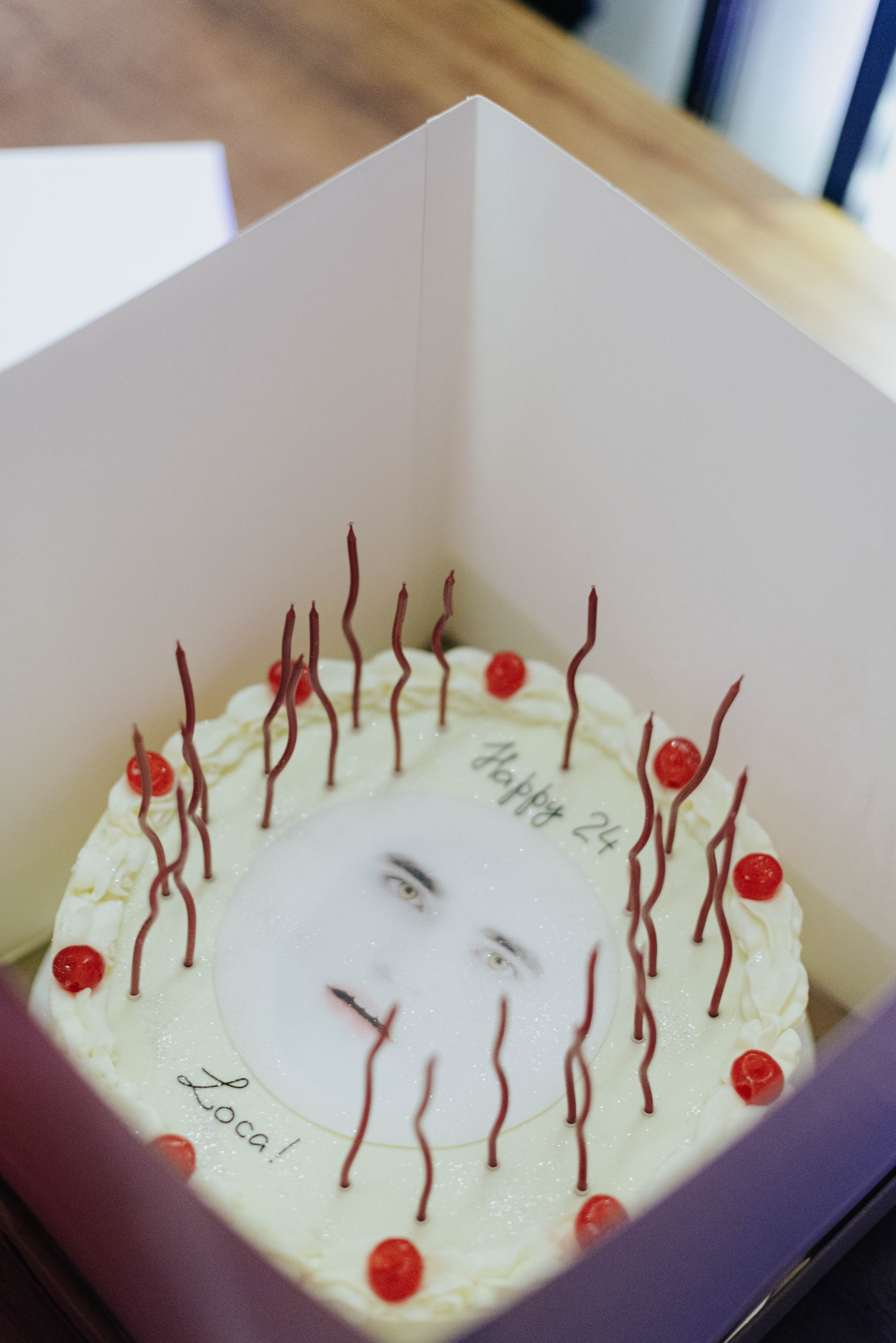 Анонс. Полковник и птицы. Фотограф @elmirkami в городе Буэнос-Айрес