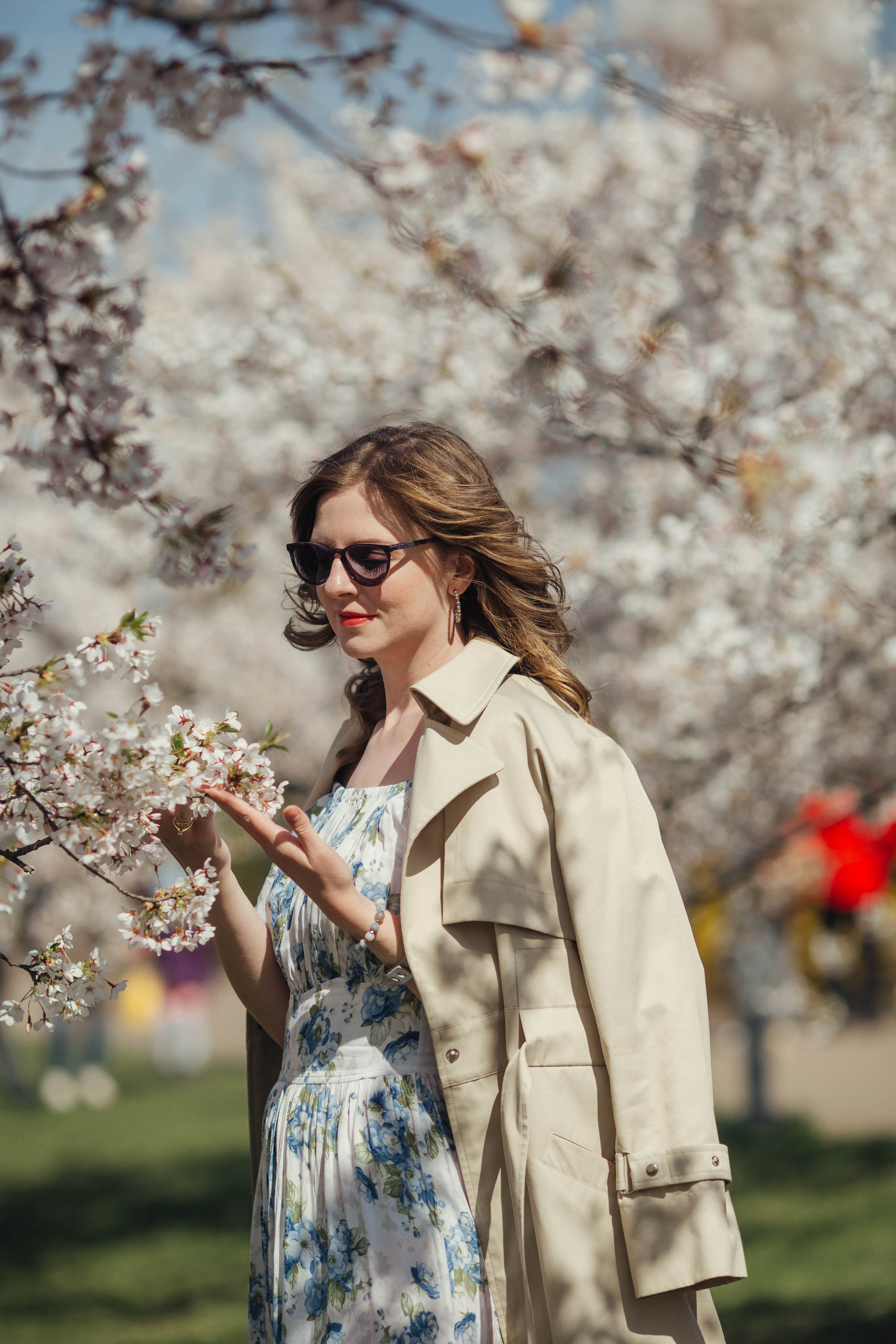 Darina in Sakura. Family photographer in Vilnuis Svetlana Naumova