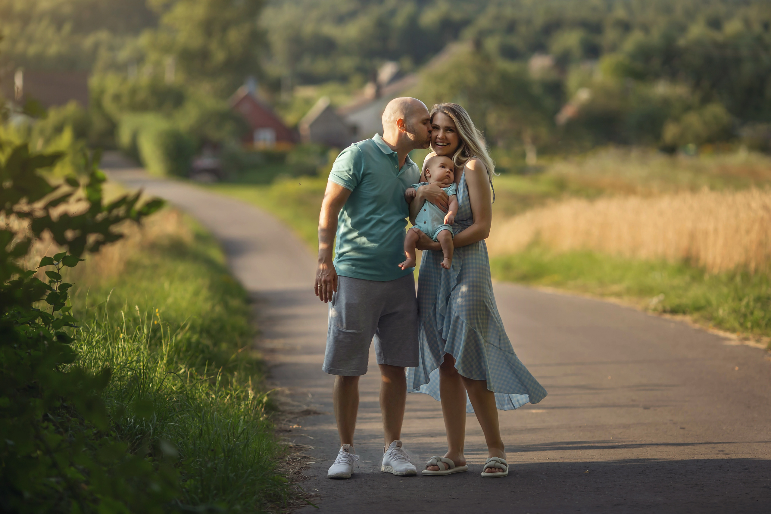 Sunset in the field. Family photographer in Vilnuis Svetlana Naumova