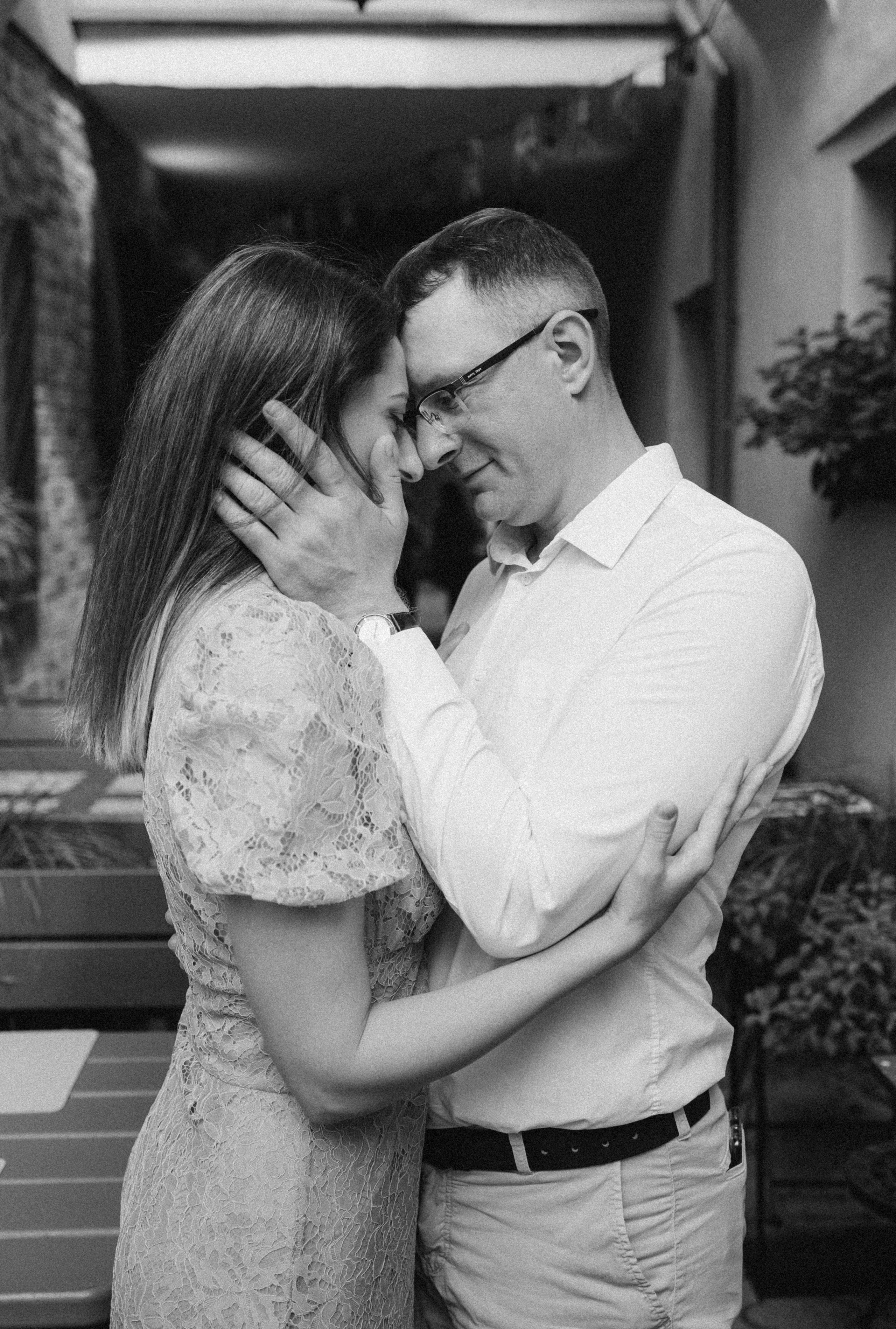 Walk in old town in Vilnius. Family photographer in Vilnuis Svetlana Naumova