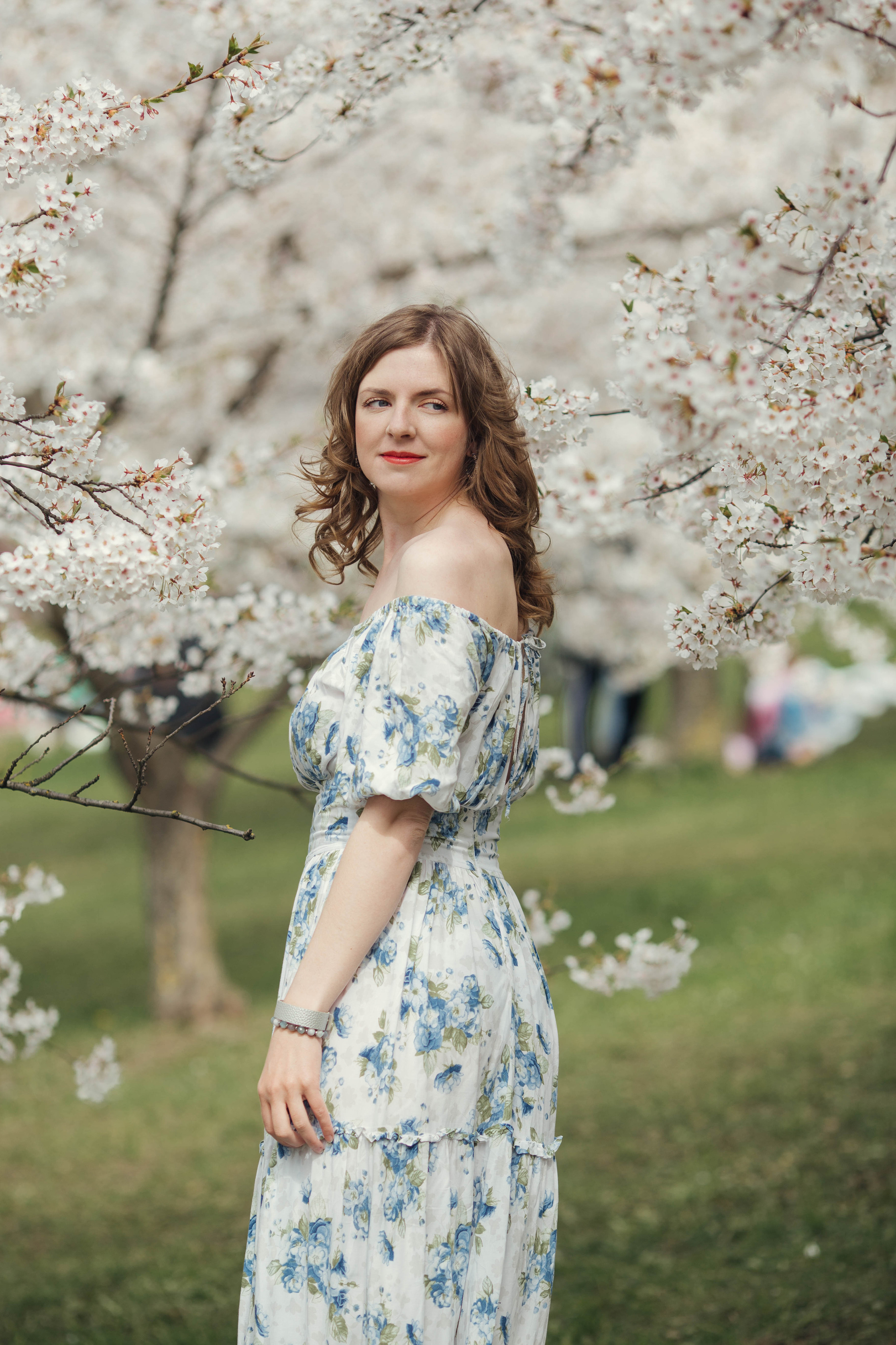 Darina in Sakura. Family photographer in Vilnuis Svetlana Naumova