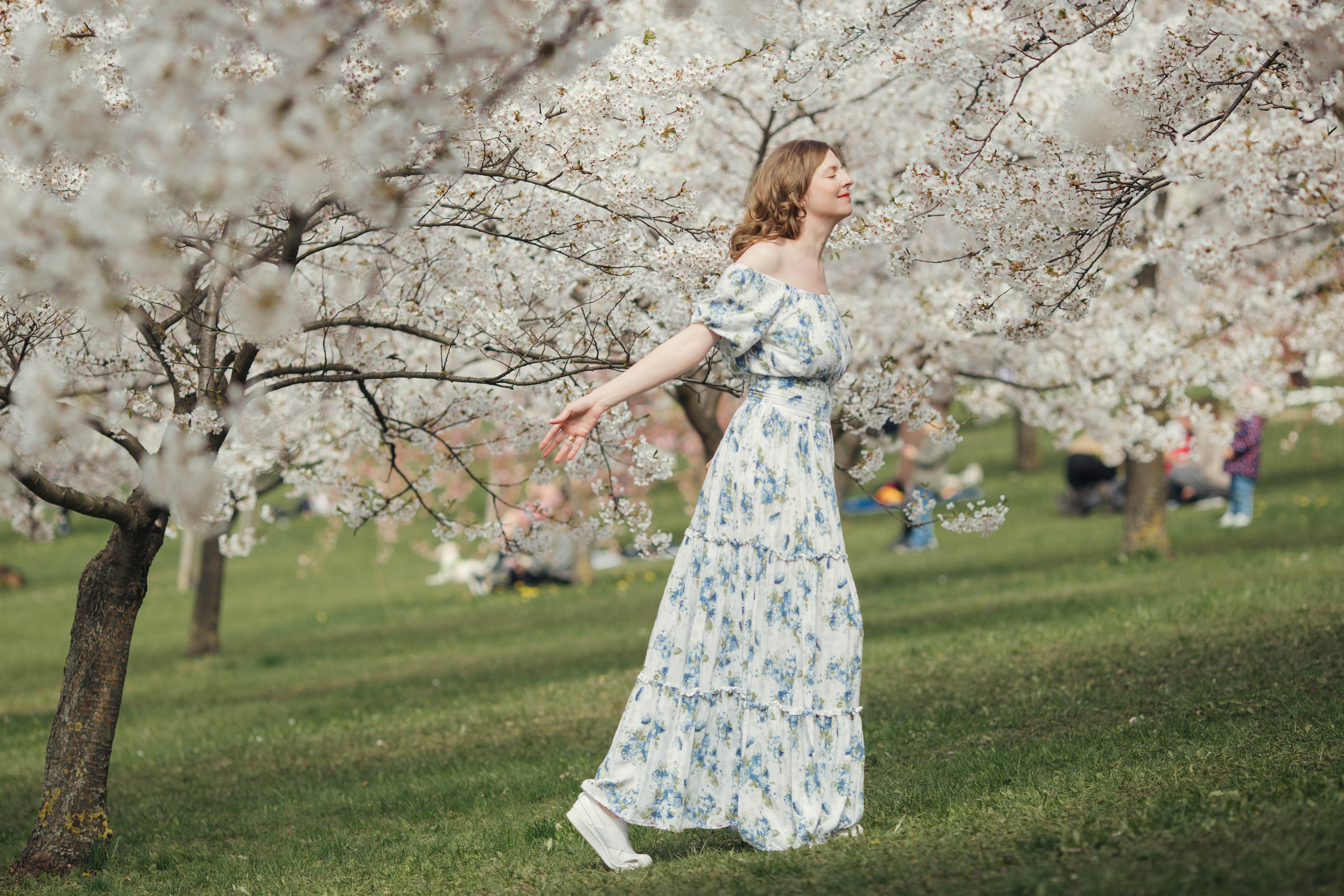 Darina in Sakura. Family photographer in Vilnuis Svetlana Naumova