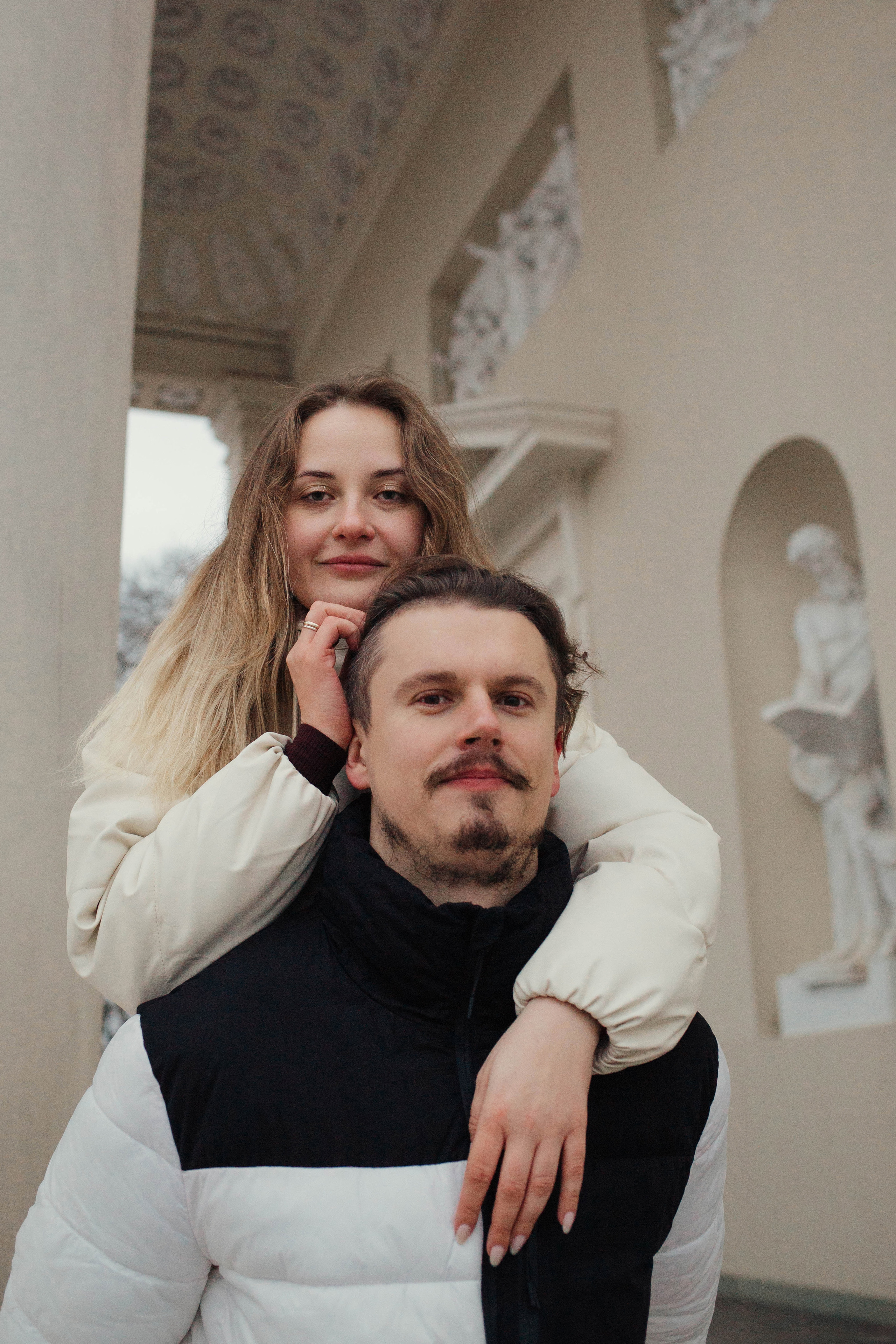 Катя и Паша. Прогулка в старом городе в Вильнюсе. Семейный и детский фотограф в Вильнюсе Светлана Наумова