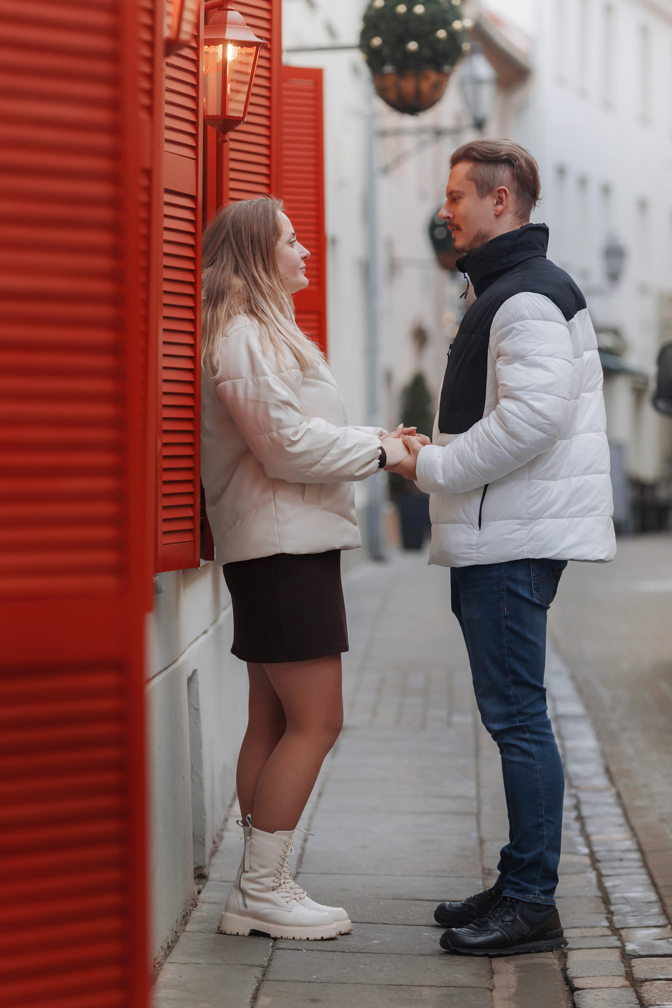 Катя и Паша. Прогулка в старом городе в Вильнюсе. Семейный и детский фотограф в Вильнюсе Светлана Наумова