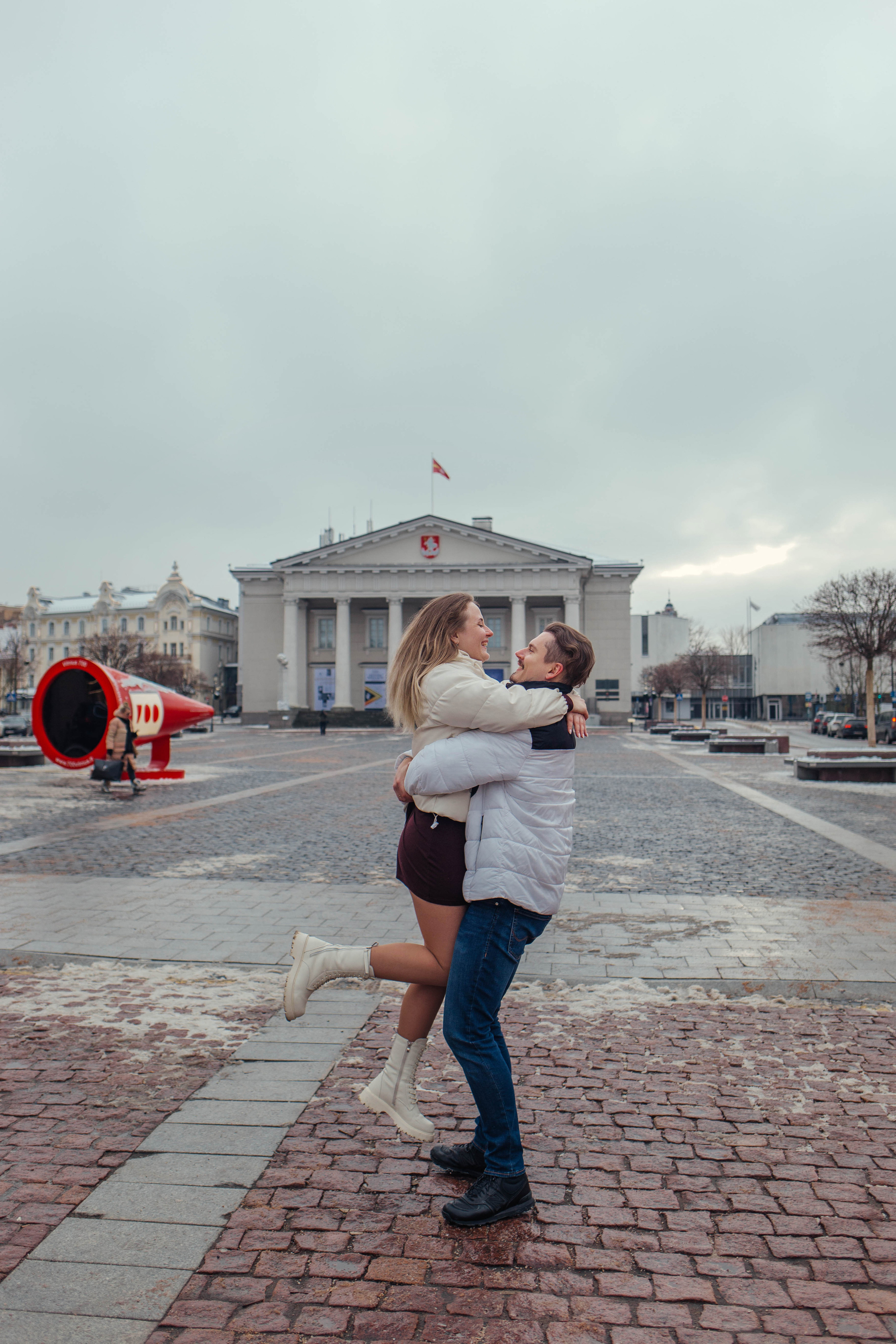 Катя и Паша. Прогулка в старом городе в Вильнюсе. Семейный и детский фотограф в Вильнюсе Светлана Наумова