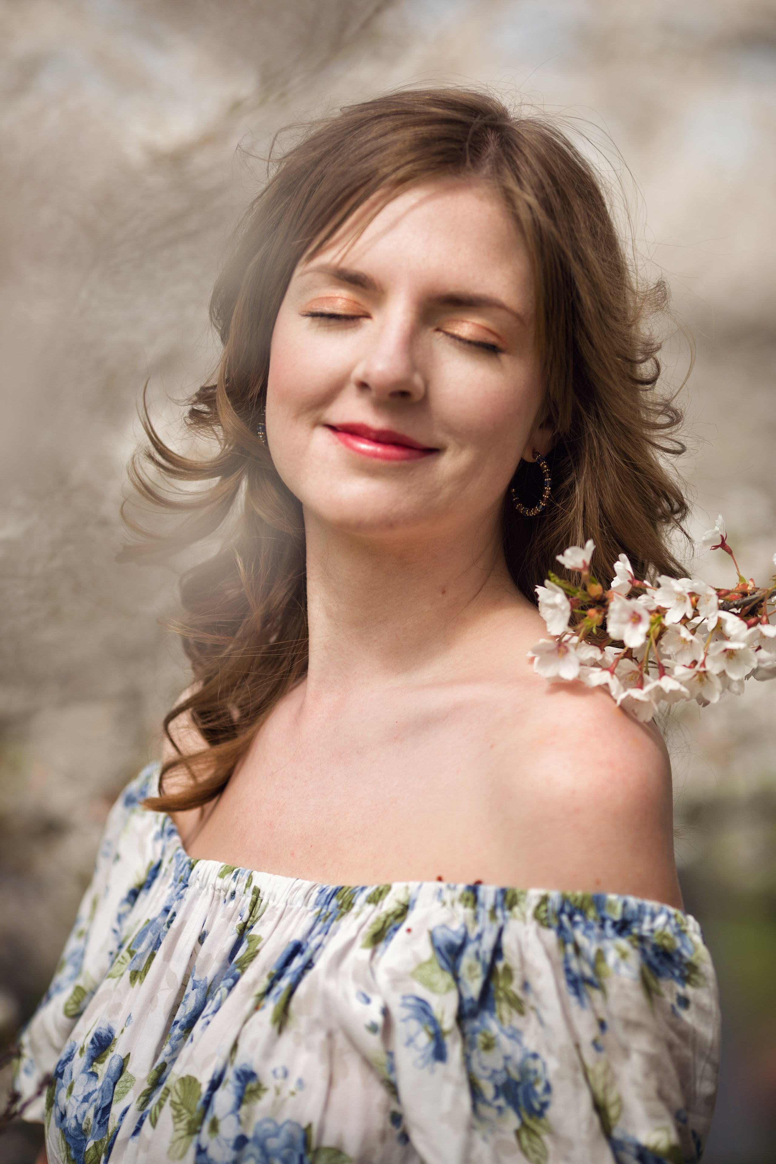Darina in Sakura. Family photographer in Vilnuis Svetlana Naumova
