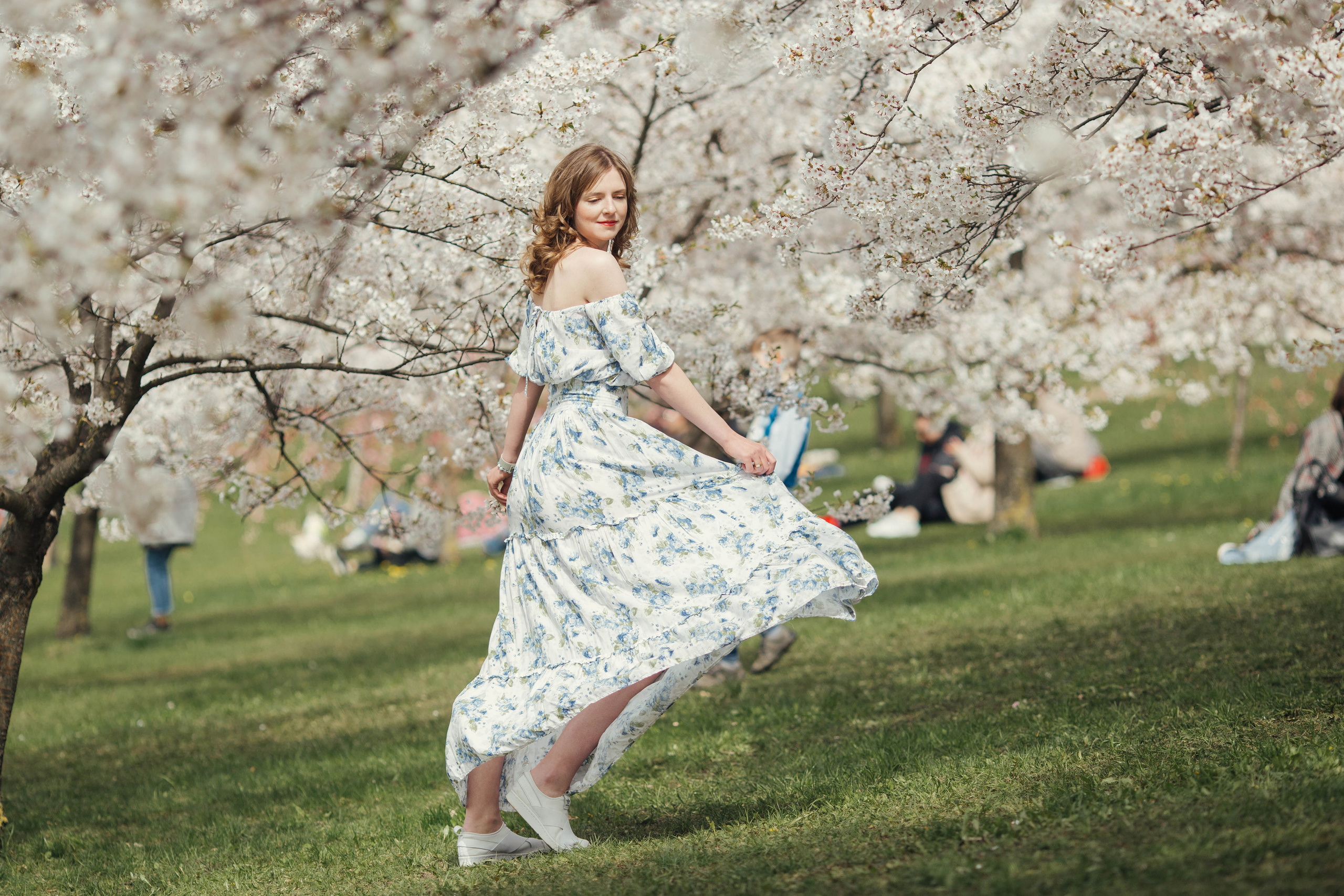 Darina in Sakura. Family photographer in Vilnuis Svetlana Naumova