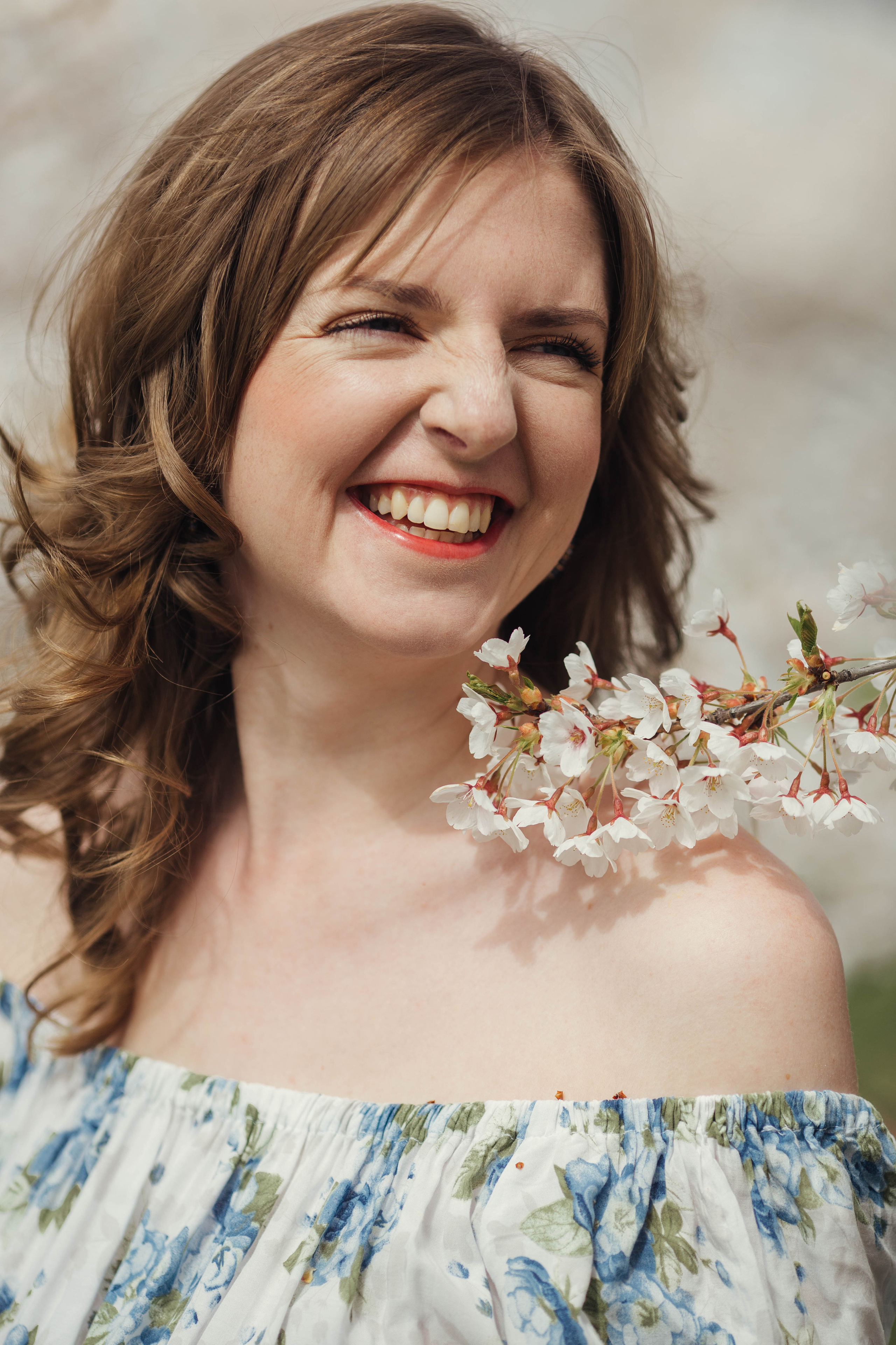 Darina in Sakura. Family photographer in Vilnuis Svetlana Naumova