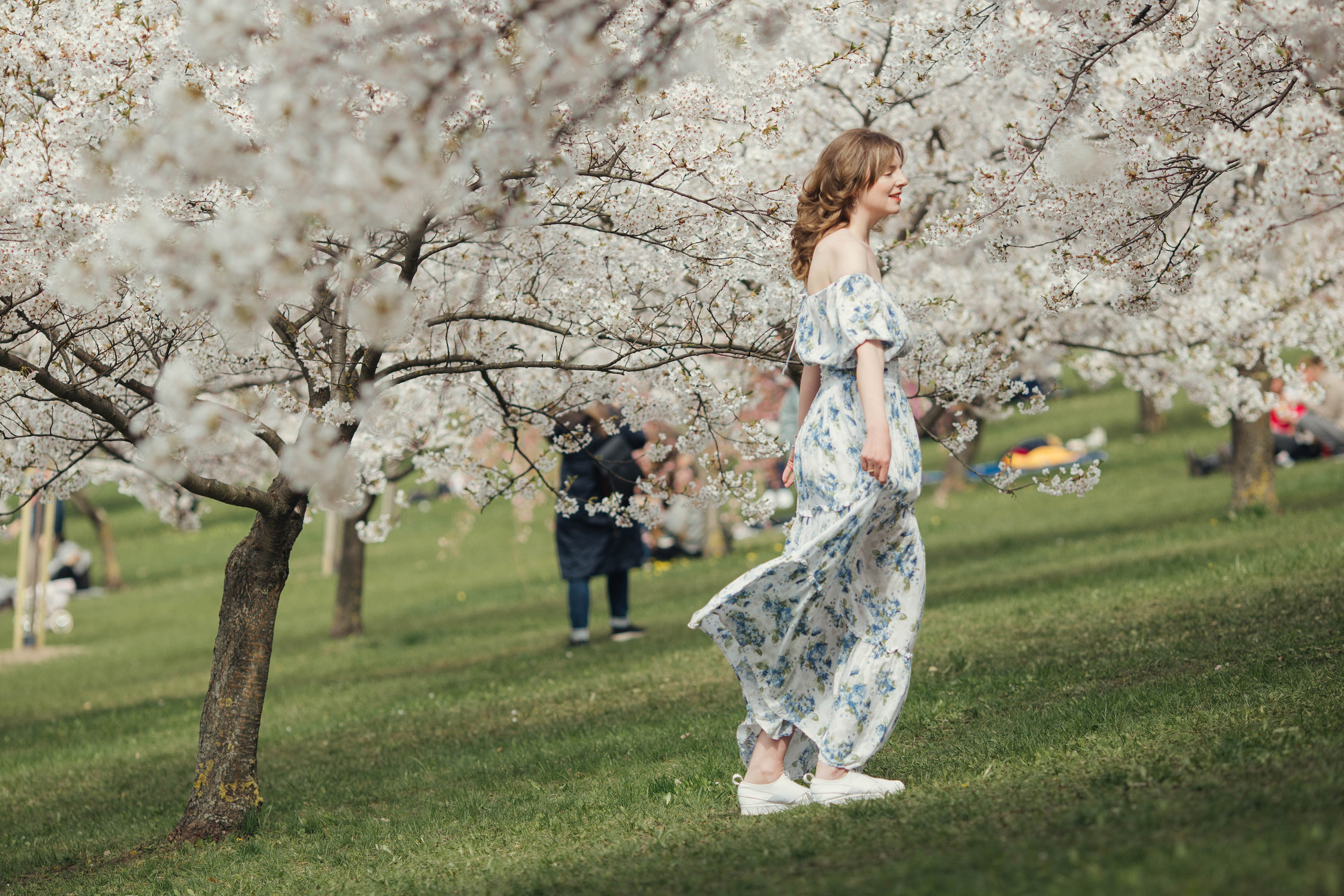 Darina in Sakura. Family photographer in Vilnuis Svetlana Naumova