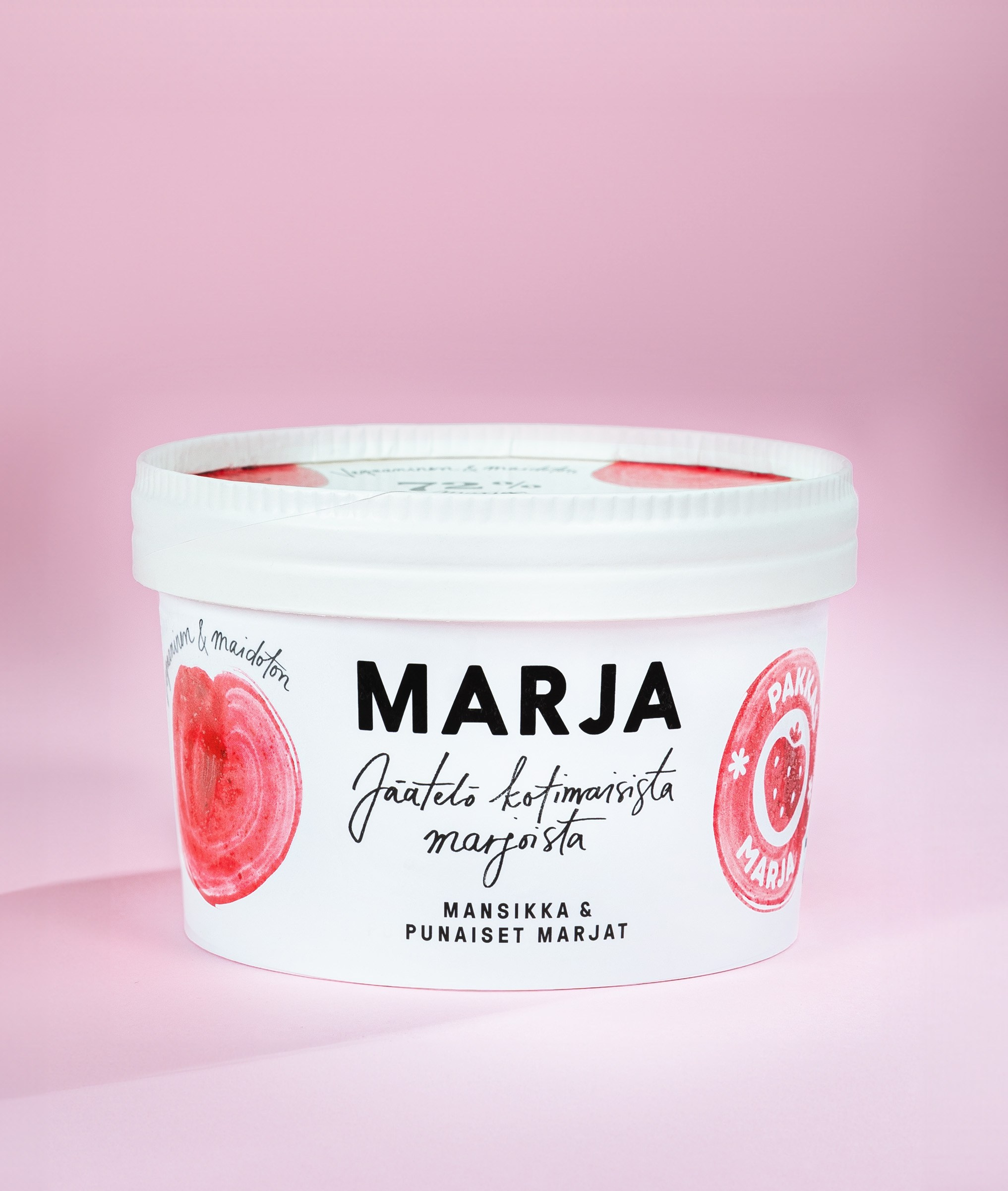 Pakkasmarja. Anna Z commercial photographer and graphic designer based in Turku