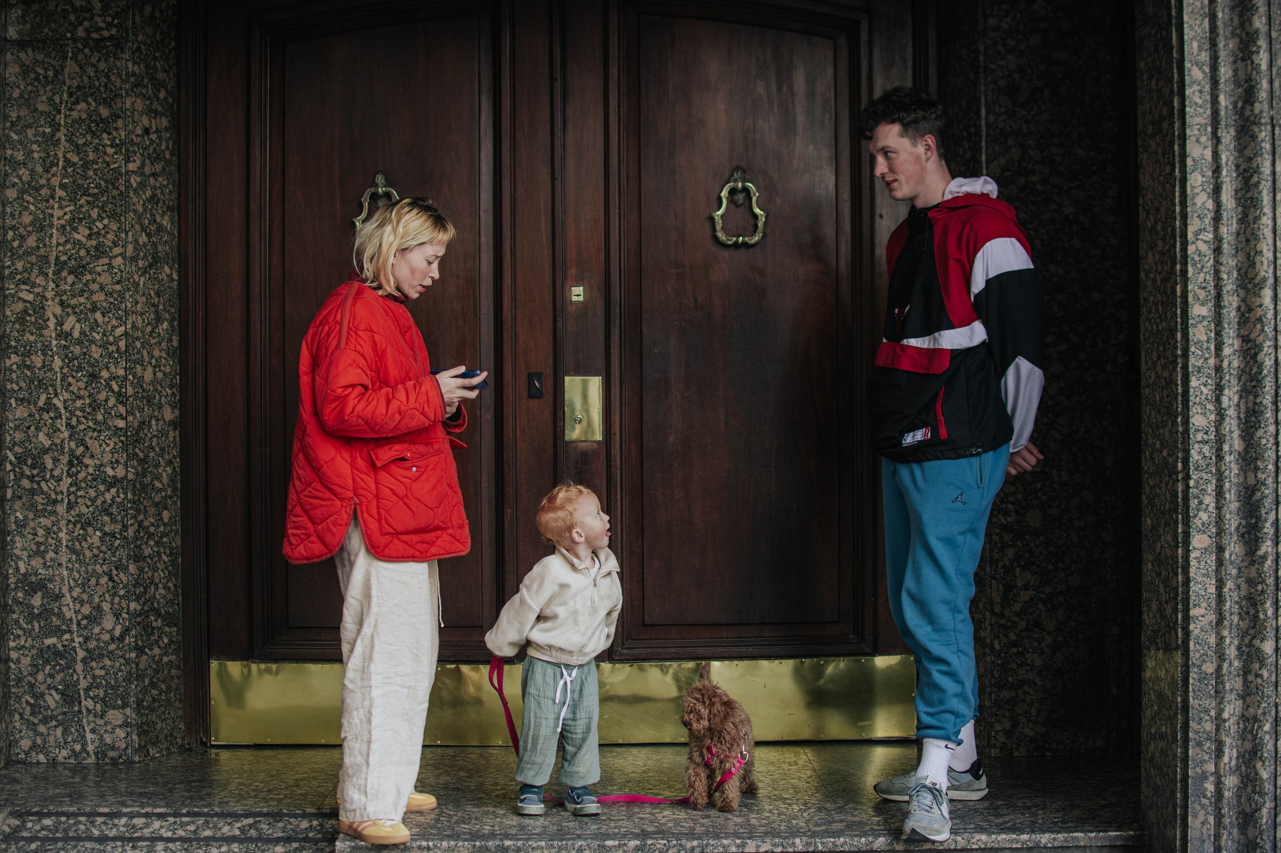 Walking around the home. Buenos Aires. Photography. Photographer @elmirkami in the city of Buenos Aires