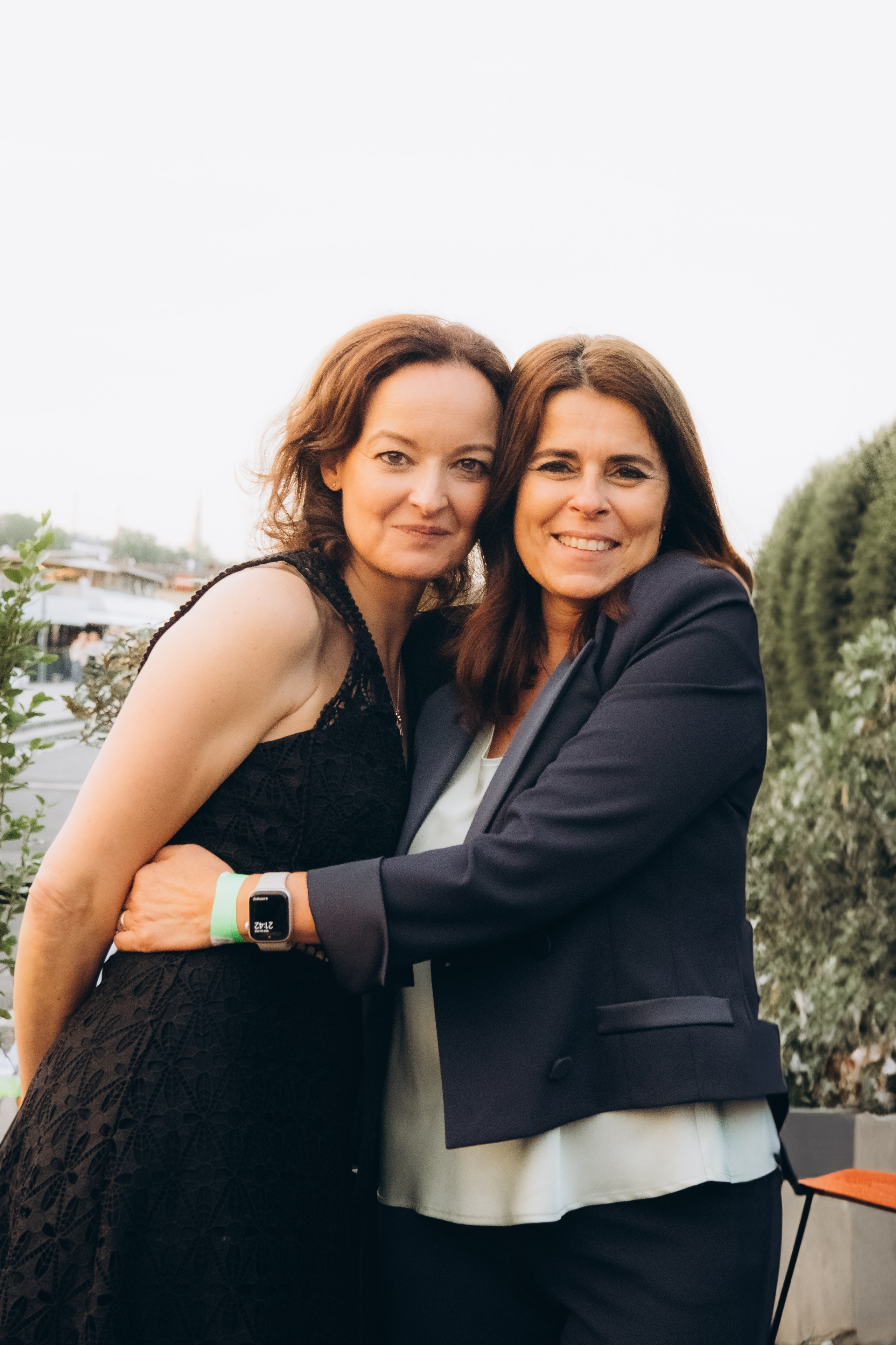 Marie’s Birthday with an Eiffel Tower view. Photographer in Paris Marina Chaput