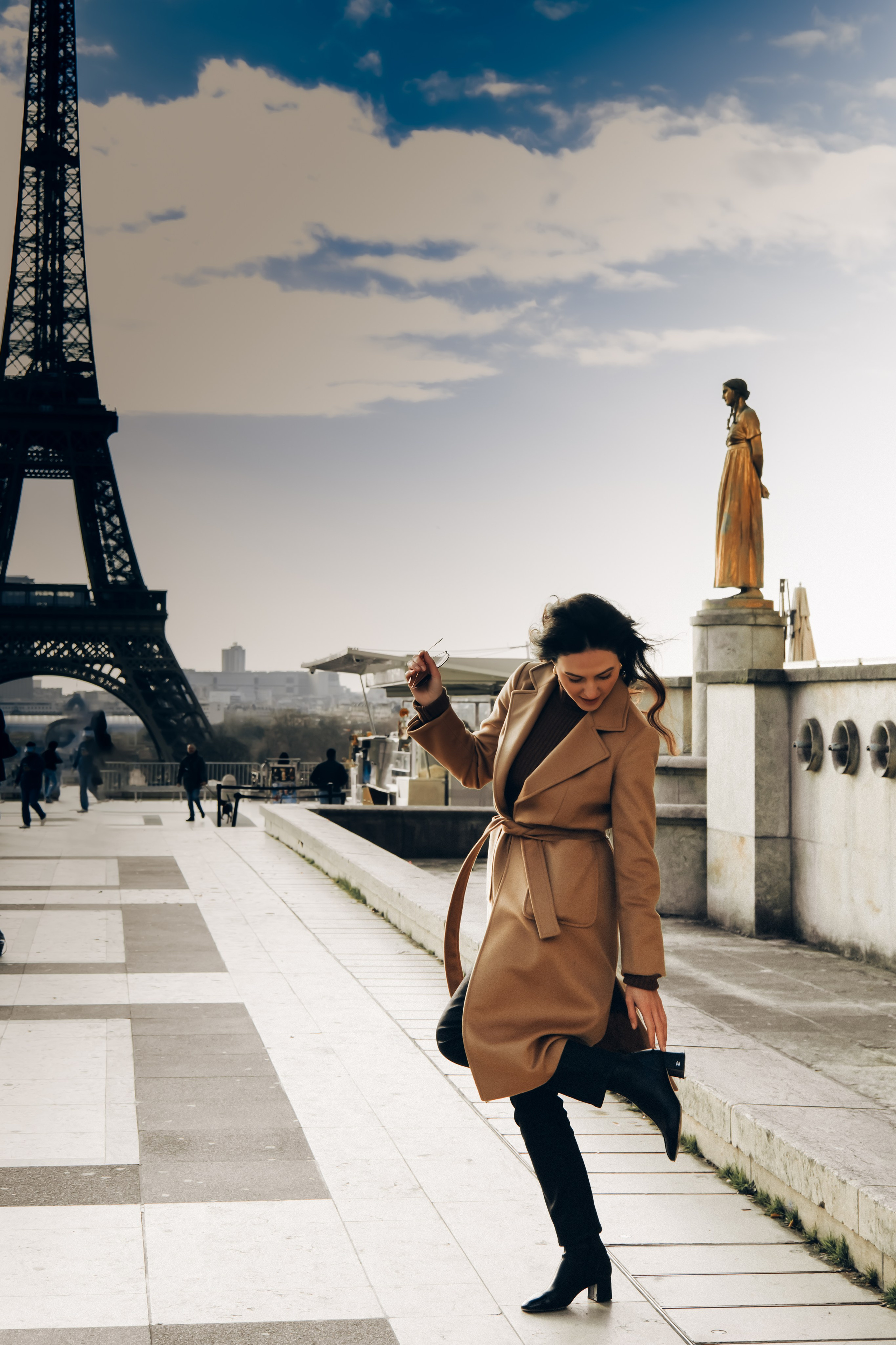 Katerina: Eiffel Tour & terrace in Paris. Photographer in Paris Marina Chaput