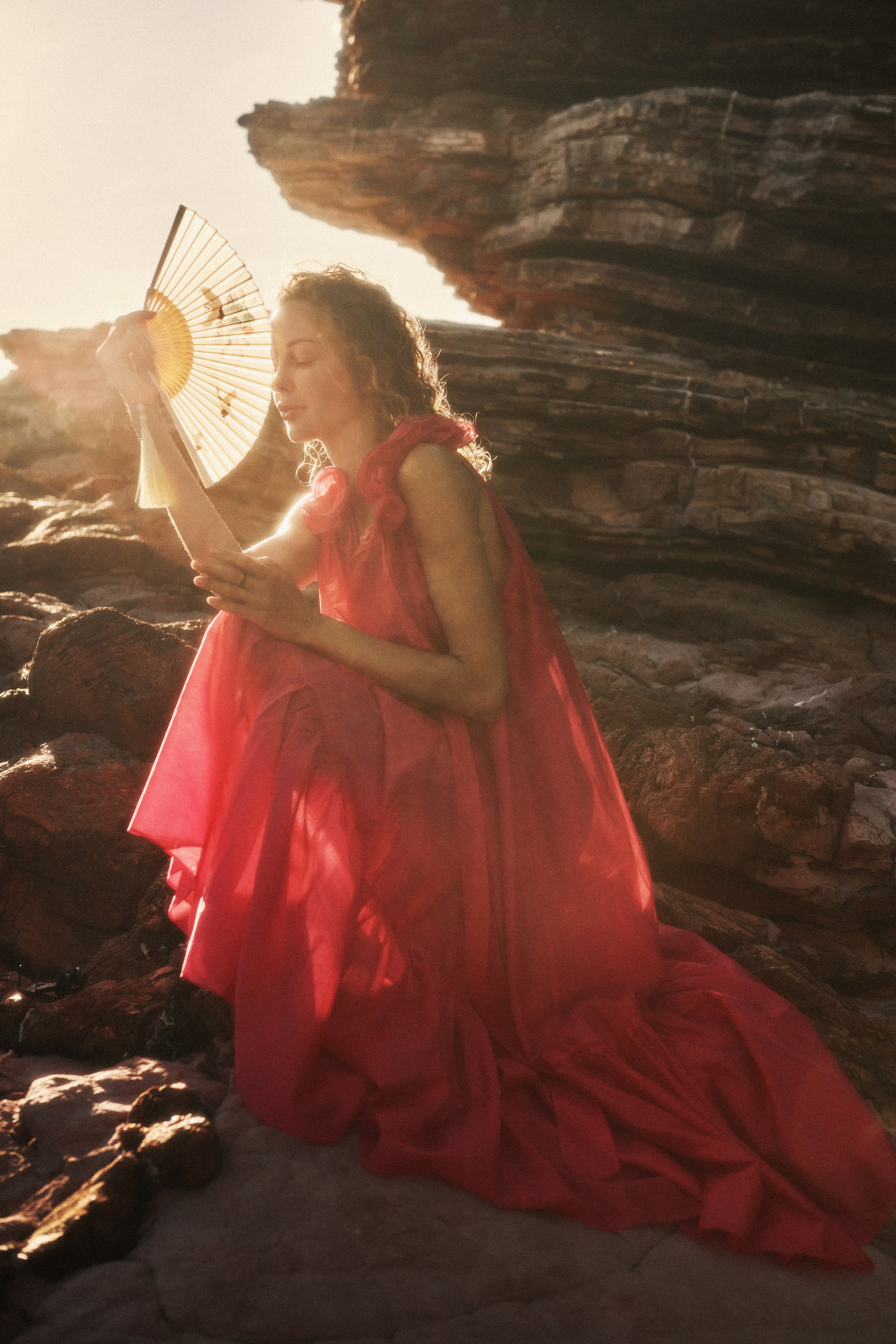 Anastasia. Minimalist brand photographer & videographer | Raw sincerity. Pure Form