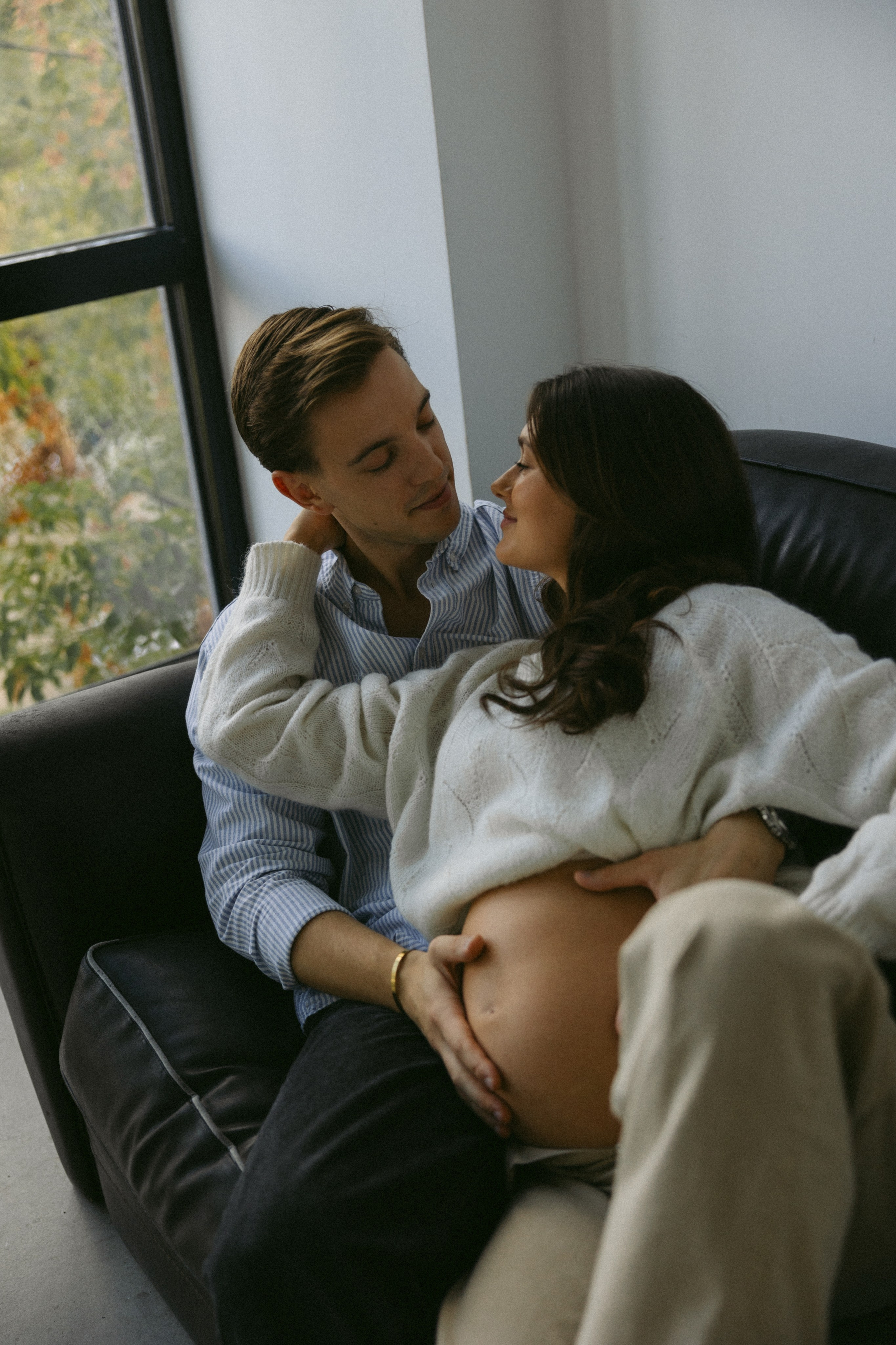 Ieva ir Žilvinas | Moderni laukimo fotosesija studijoje. Vestuvių ir šeimų fotografė Lena Bondarenko / belove photo