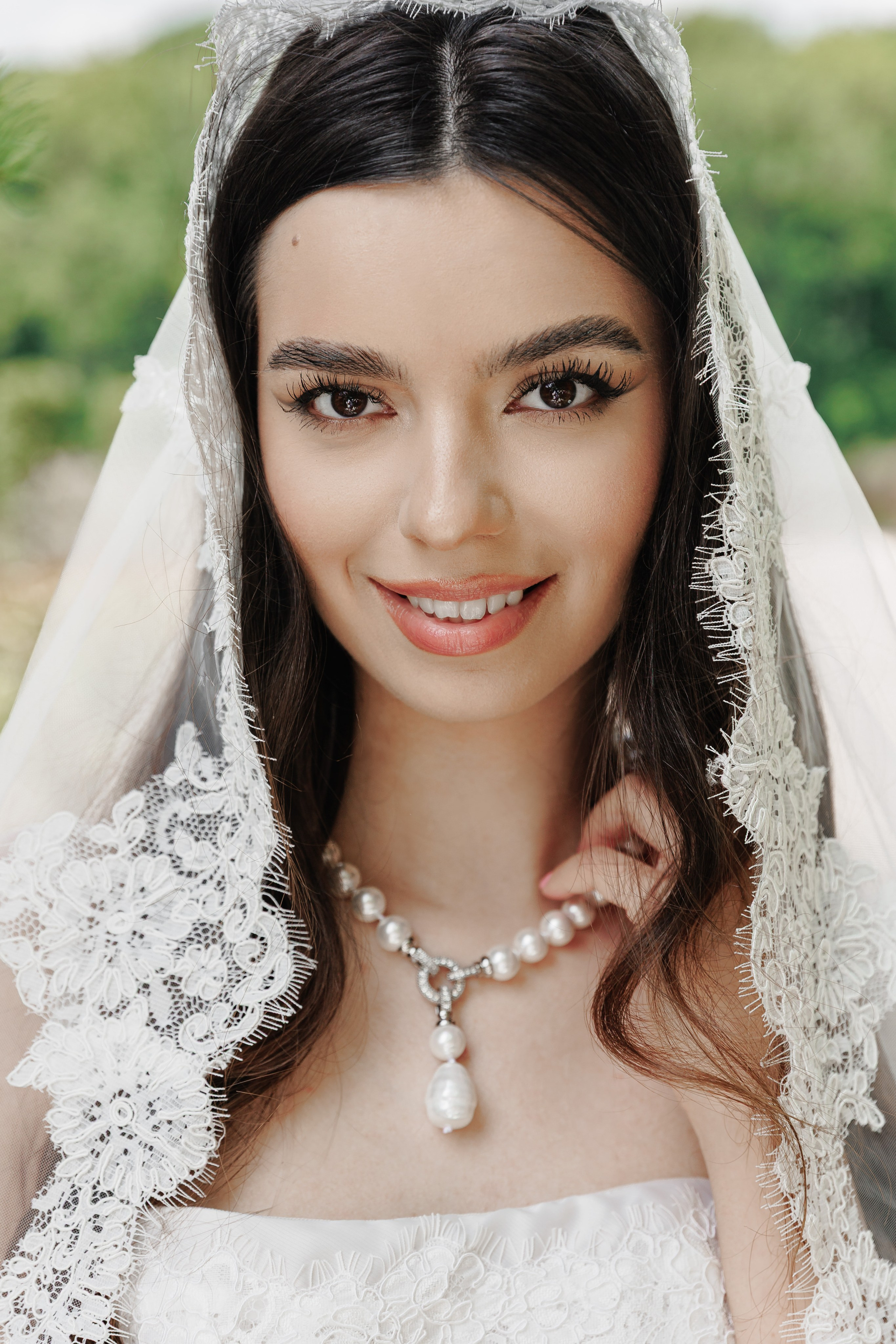 Fotograf nuntă București – livrare rapidă și galerie online premium. Toate fotografiile sunt editate individual și livrate într-o galerie online elegantă, ușor de împărtășit cu cei dragi.