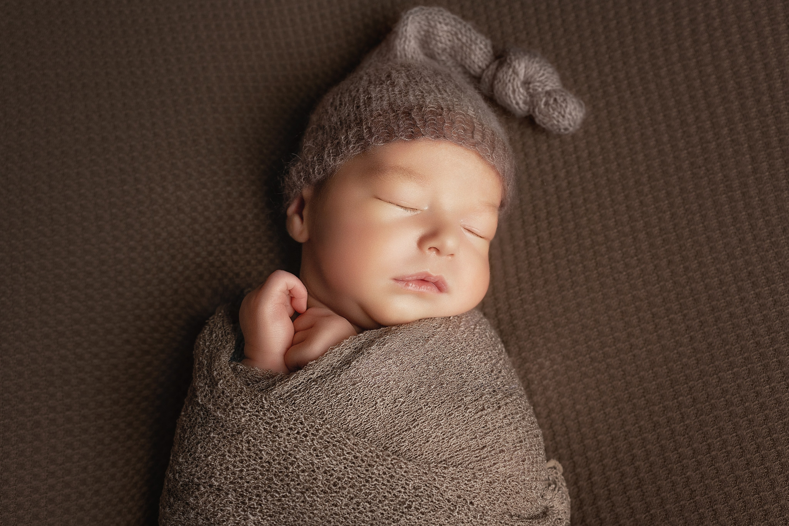 Karina, new born. Wedding & family photography in Seattle area. Helen Michelle photographer