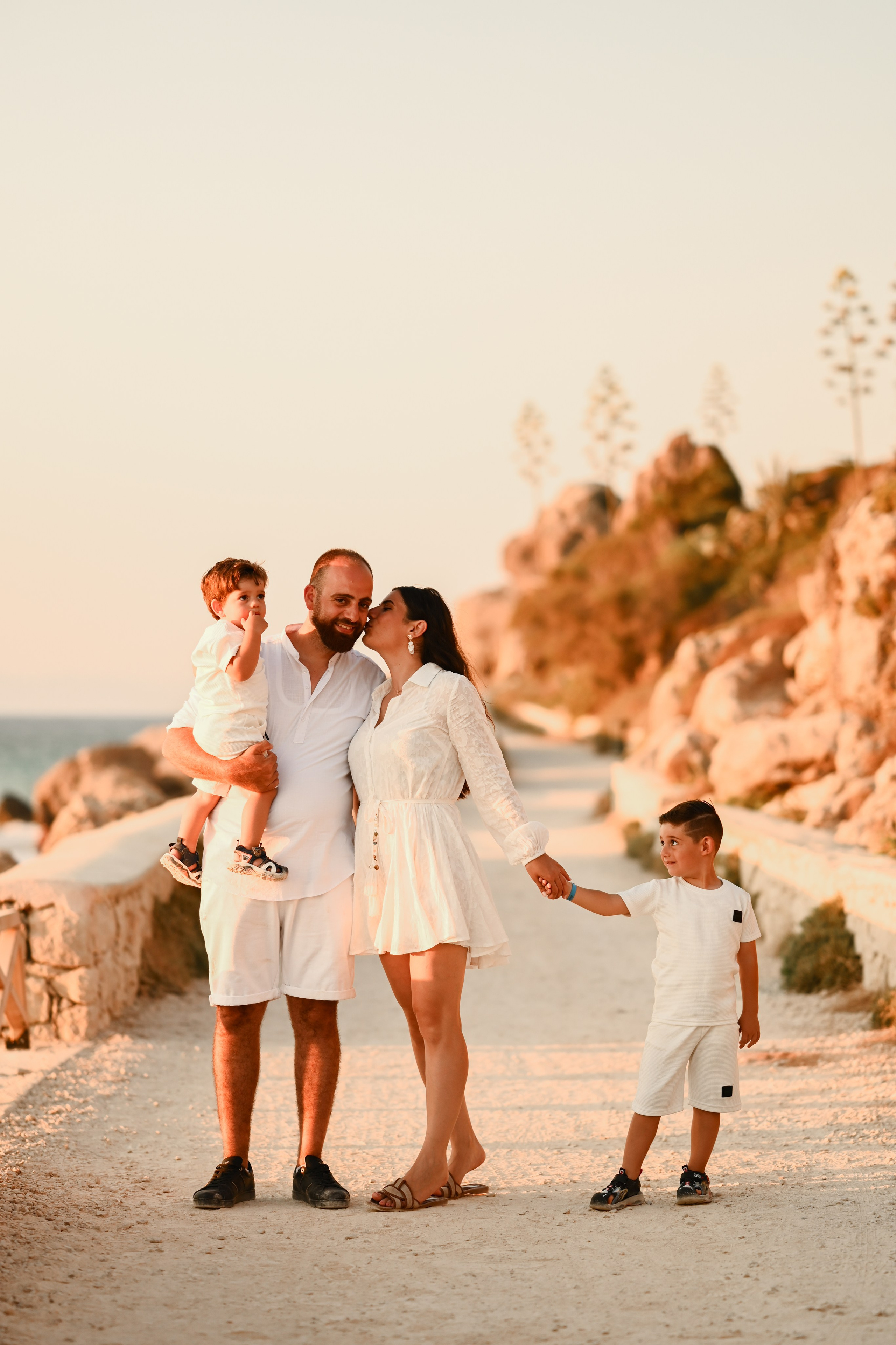 Family Photoshoot Rhodes. Φωτογράφος νεογέννητων στη Ρόδο. Φωτογράφιση εγκυμοσύνης