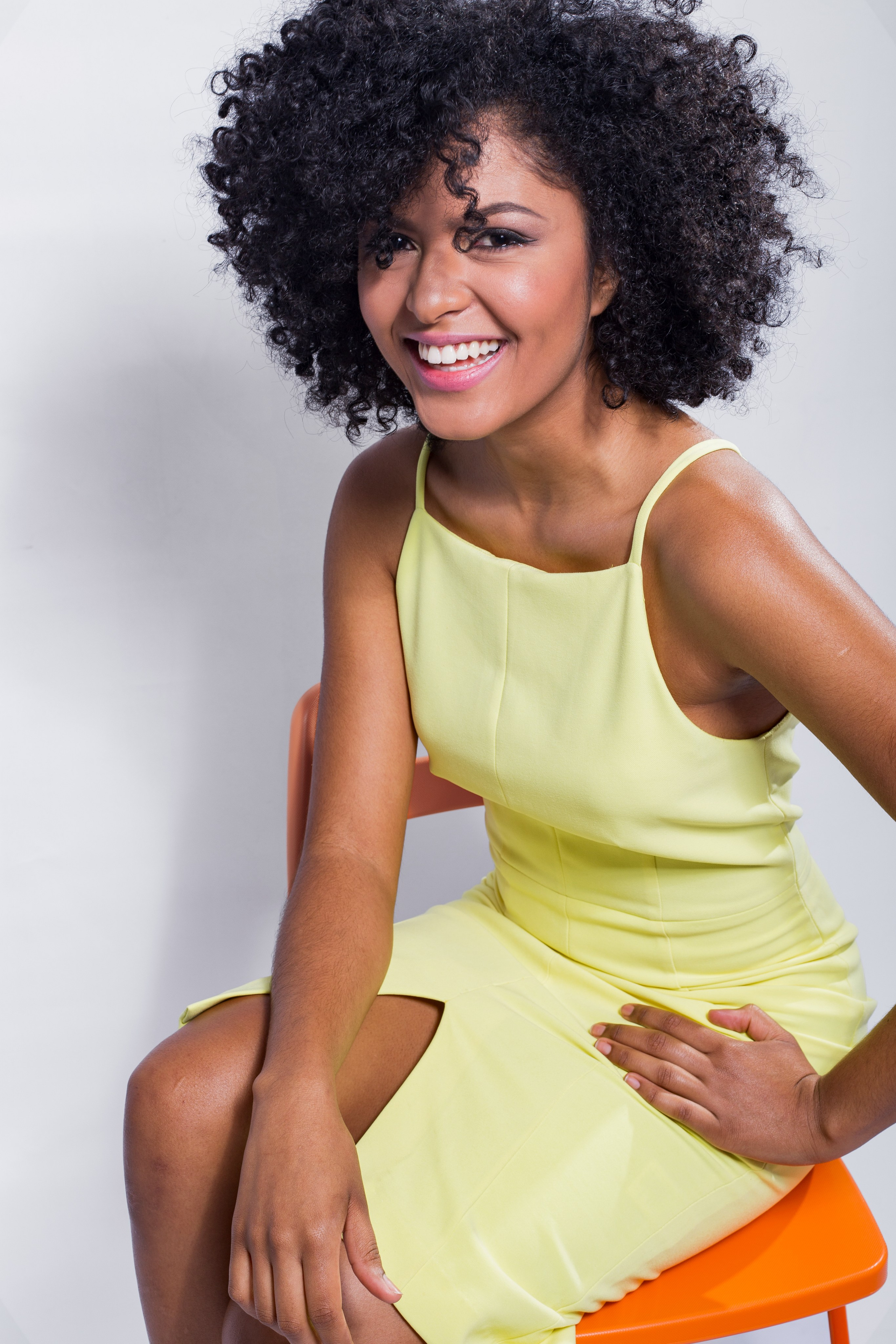 Tu primer book de modelo: cómo hacer una sesión profesional | Rainbox Estudio. Rainbox Estudio de Fotografía