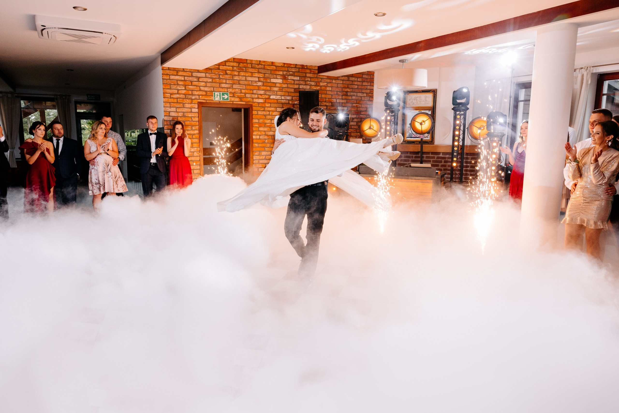 Klaudia ♡ Adrian. Fotograf Ślubny Warszawa - Sesje Biznesowe Rodzinne Eventy