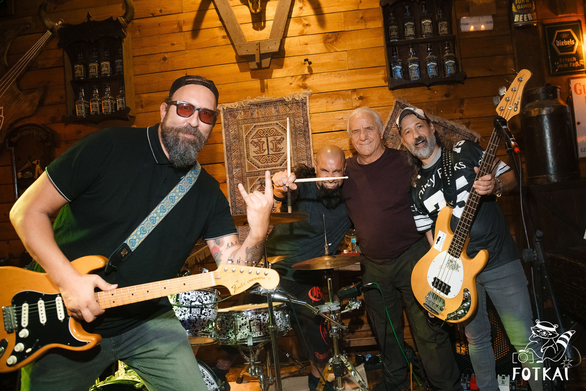 Dirty Picks — Fotos del concierto en El Paso Bar, Torrevieja, 2026 | FOTKAI