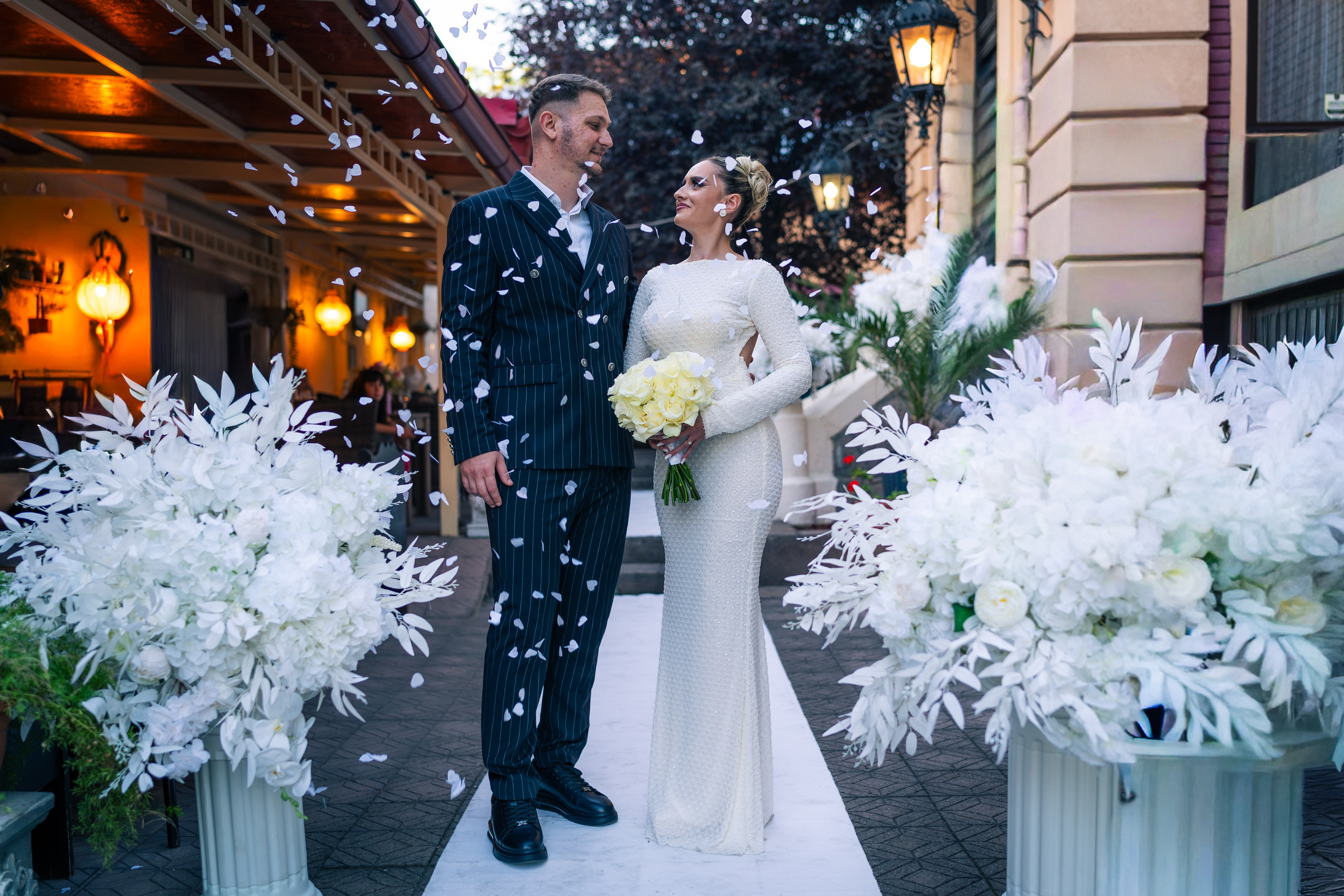 Cununia civilă a lui Tudor și Mădălina – eleganță, emoție și lumină. Event, portrait, and lifestyle photographer