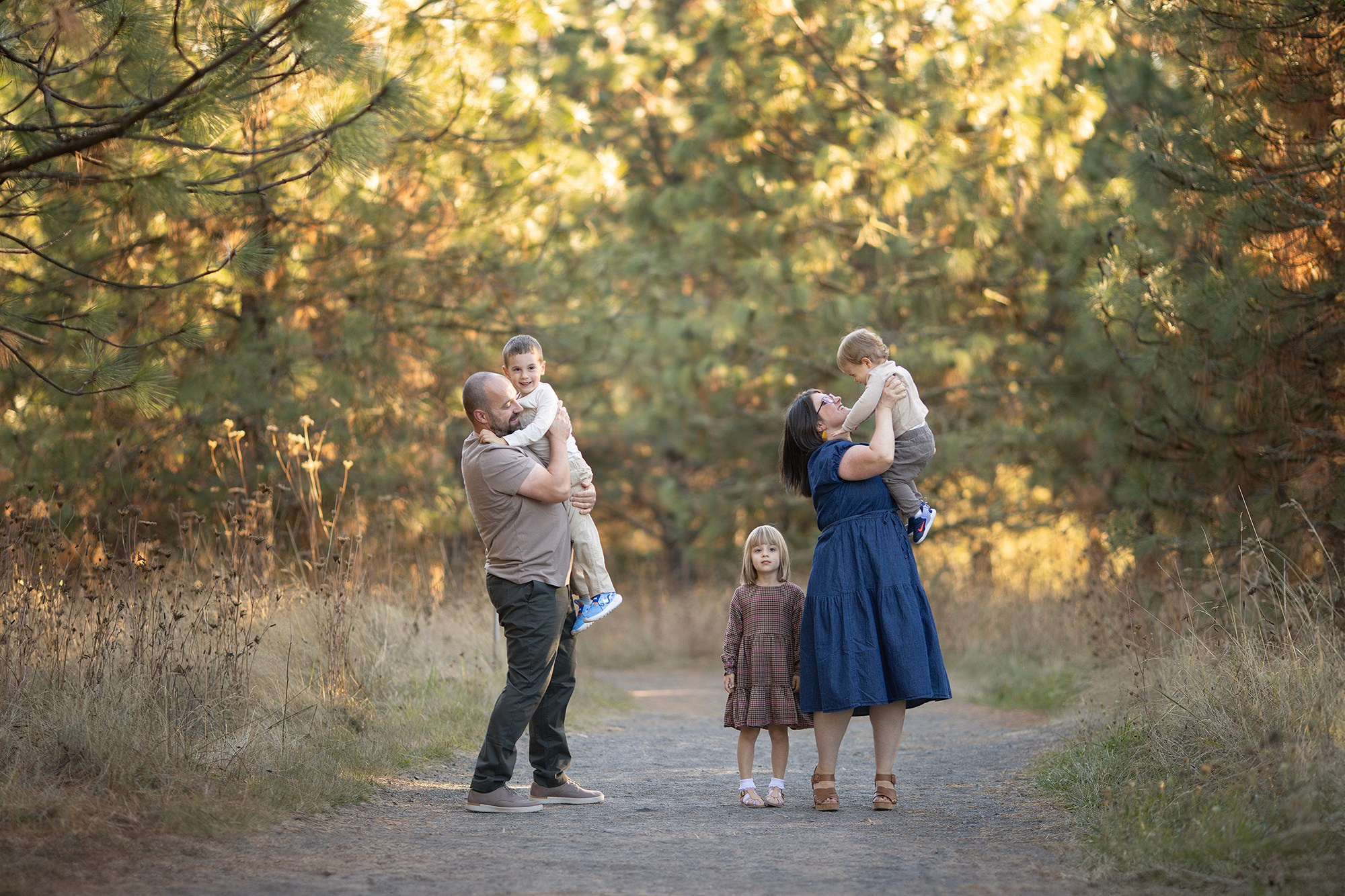 Beaverton/OR, October 2024. Elena Baldes, family photographer