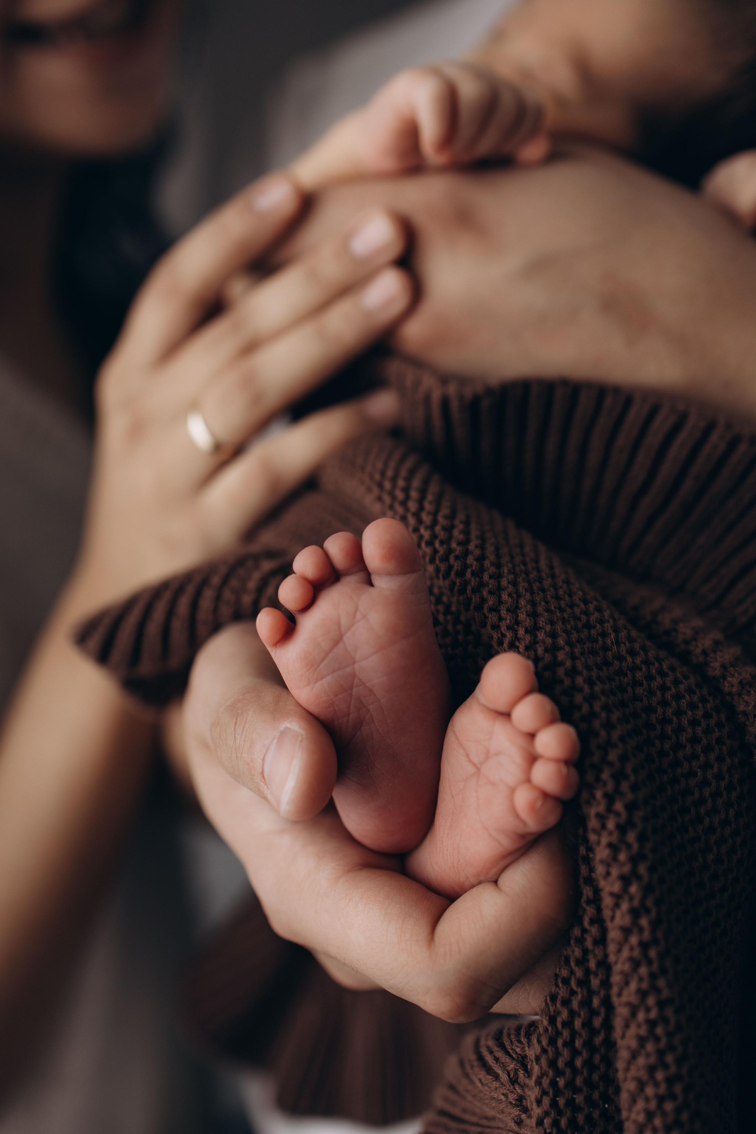 Tiny details. Фотограф родов, семей и новорожденных малышей в Дубае