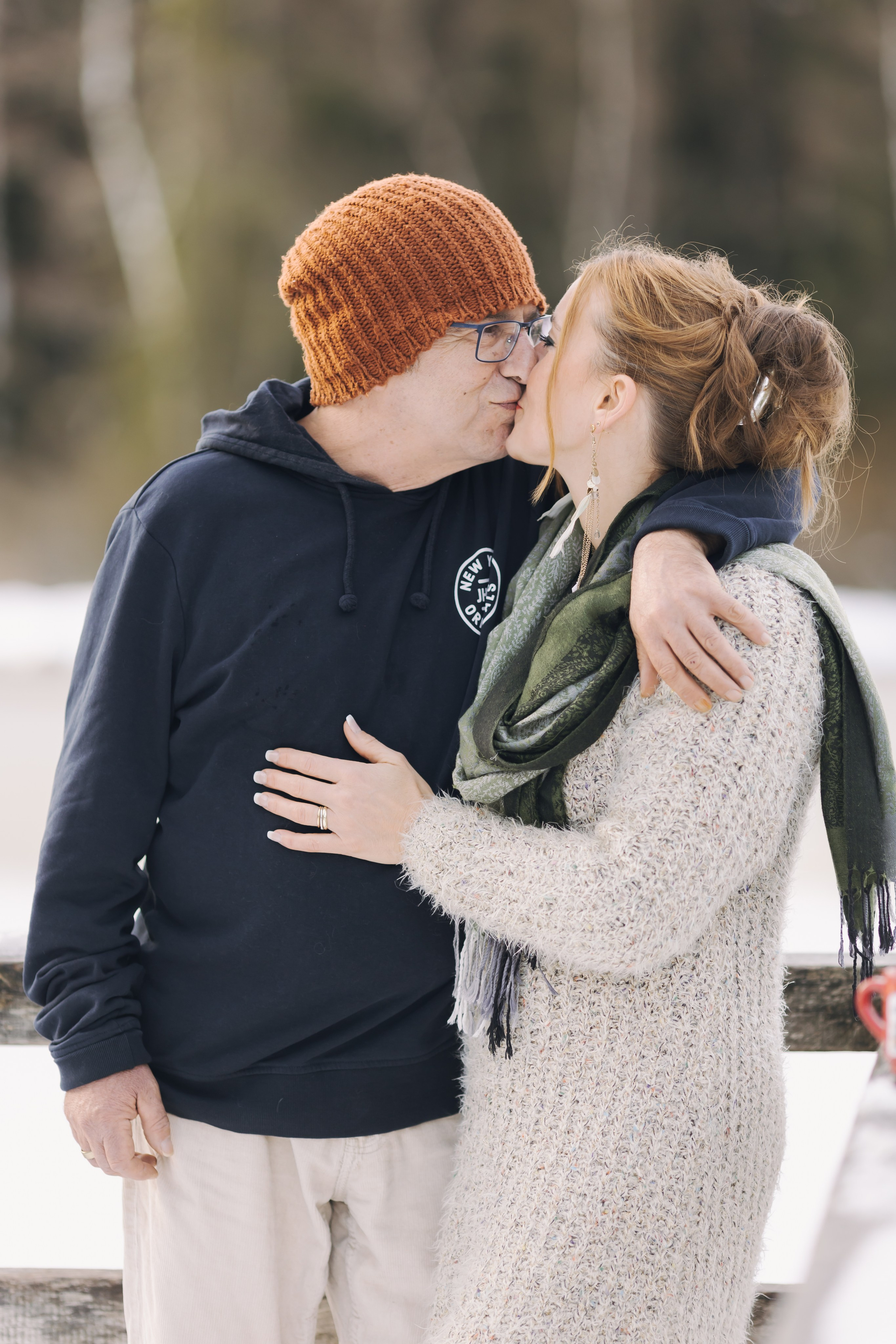 Weihnachts-Fotoshooting im Freien. Adelya Tomin