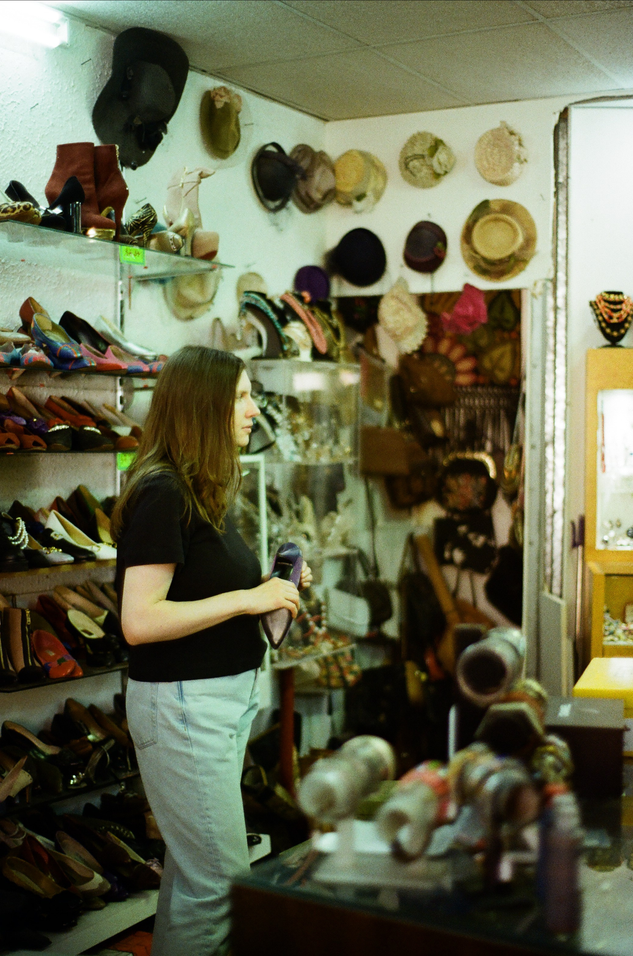 Винтажный магазин. Film photographer