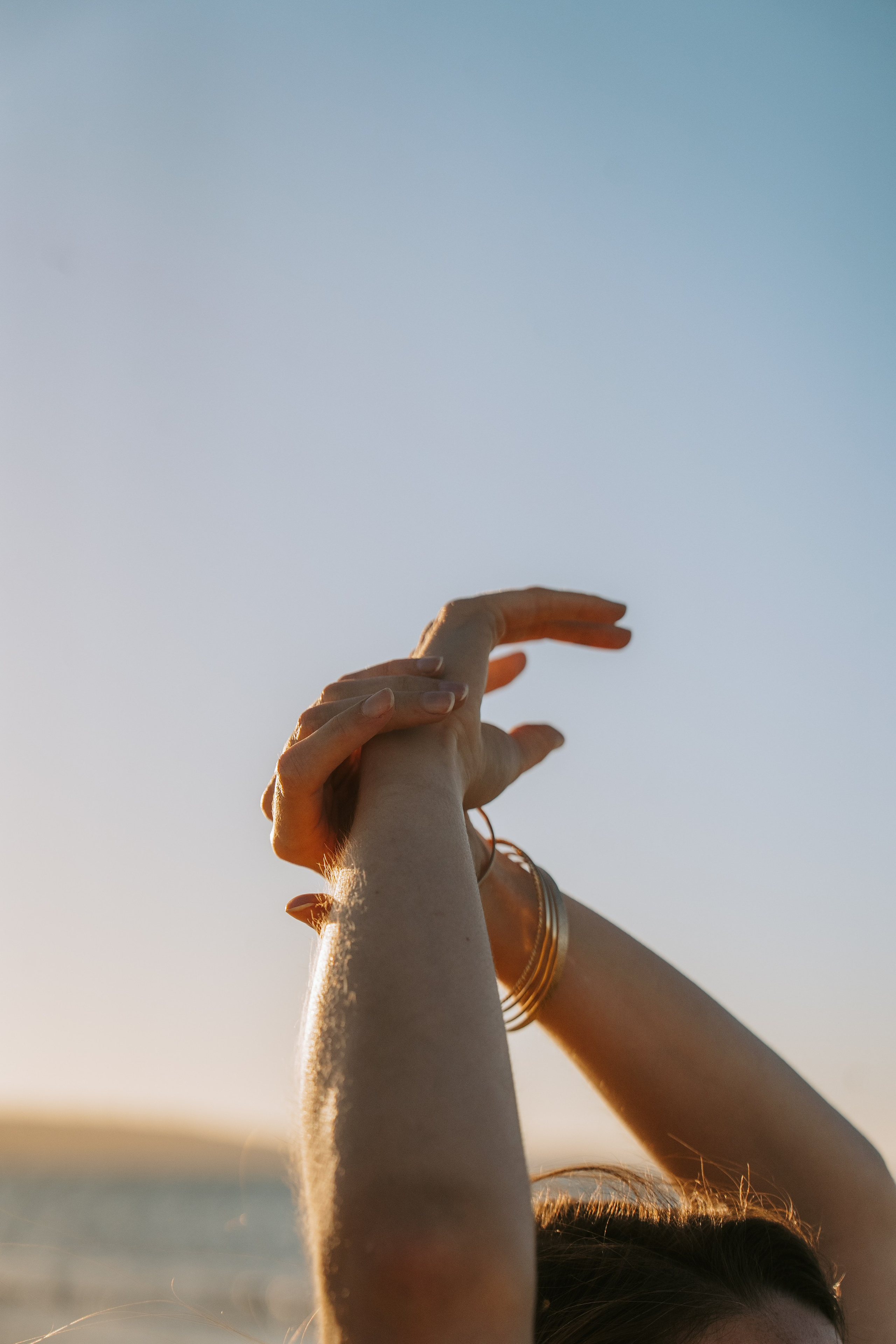 Les mains d’Eloïse. Weeding photographer / event / portrait