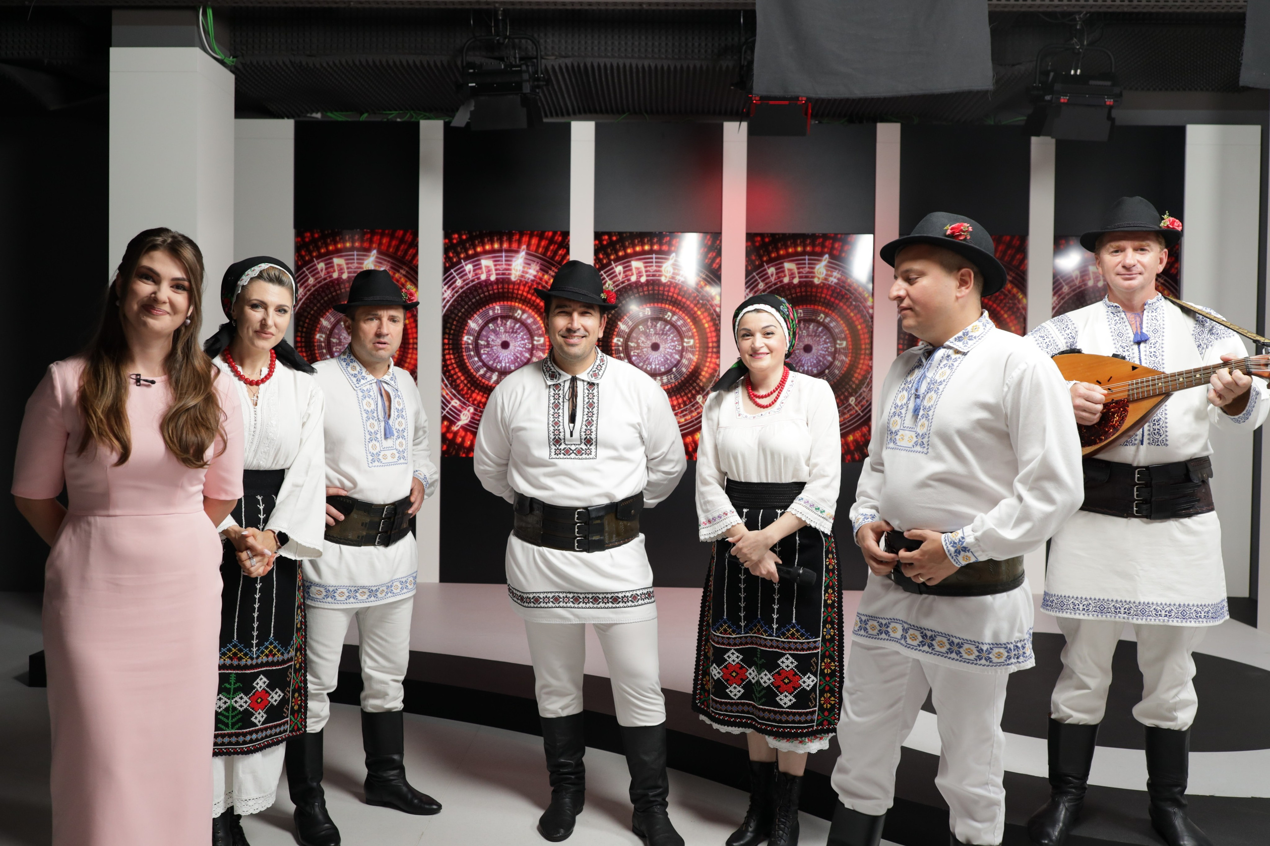Dorurele la BINE BINE SHOW. Alika Dia- Fotograf în Republica Moldova, Strășeni