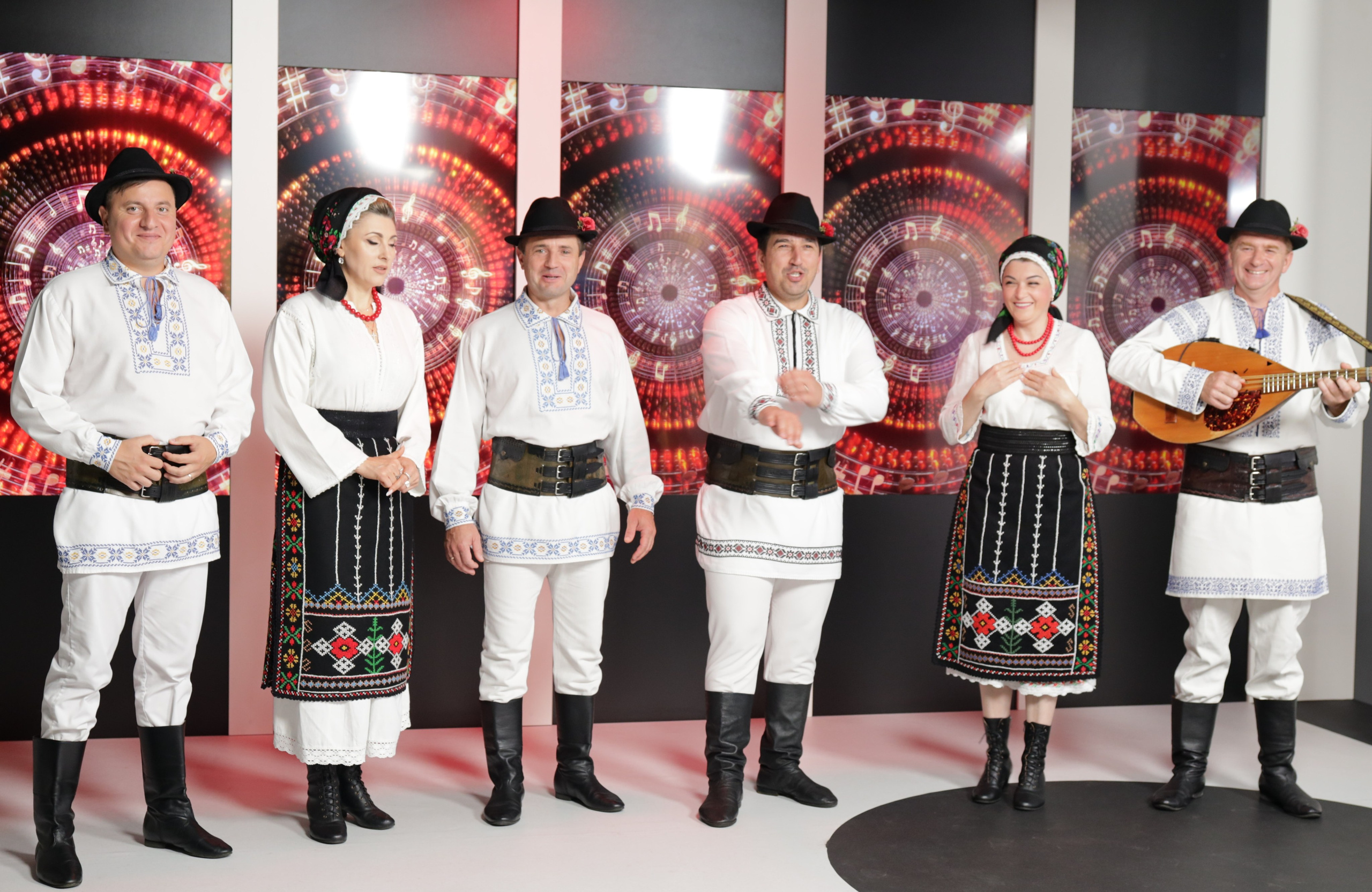 Dorurele la BINE BINE SHOW. Alika Dia- Fotograf în Republica Moldova, Strășeni