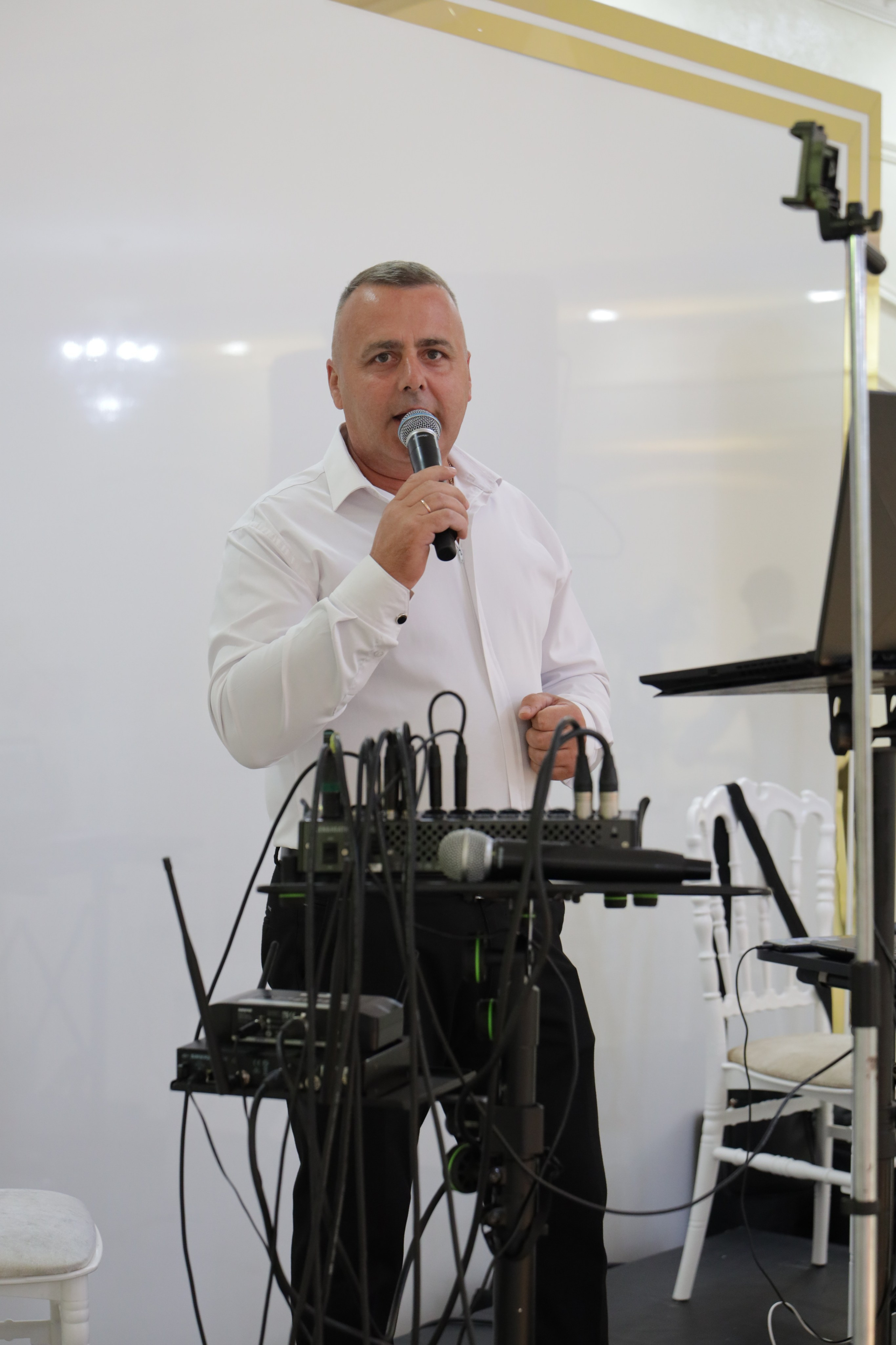 50 ani Carolina. Alika Dia- Fotograf în Republica Moldova, Strășeni