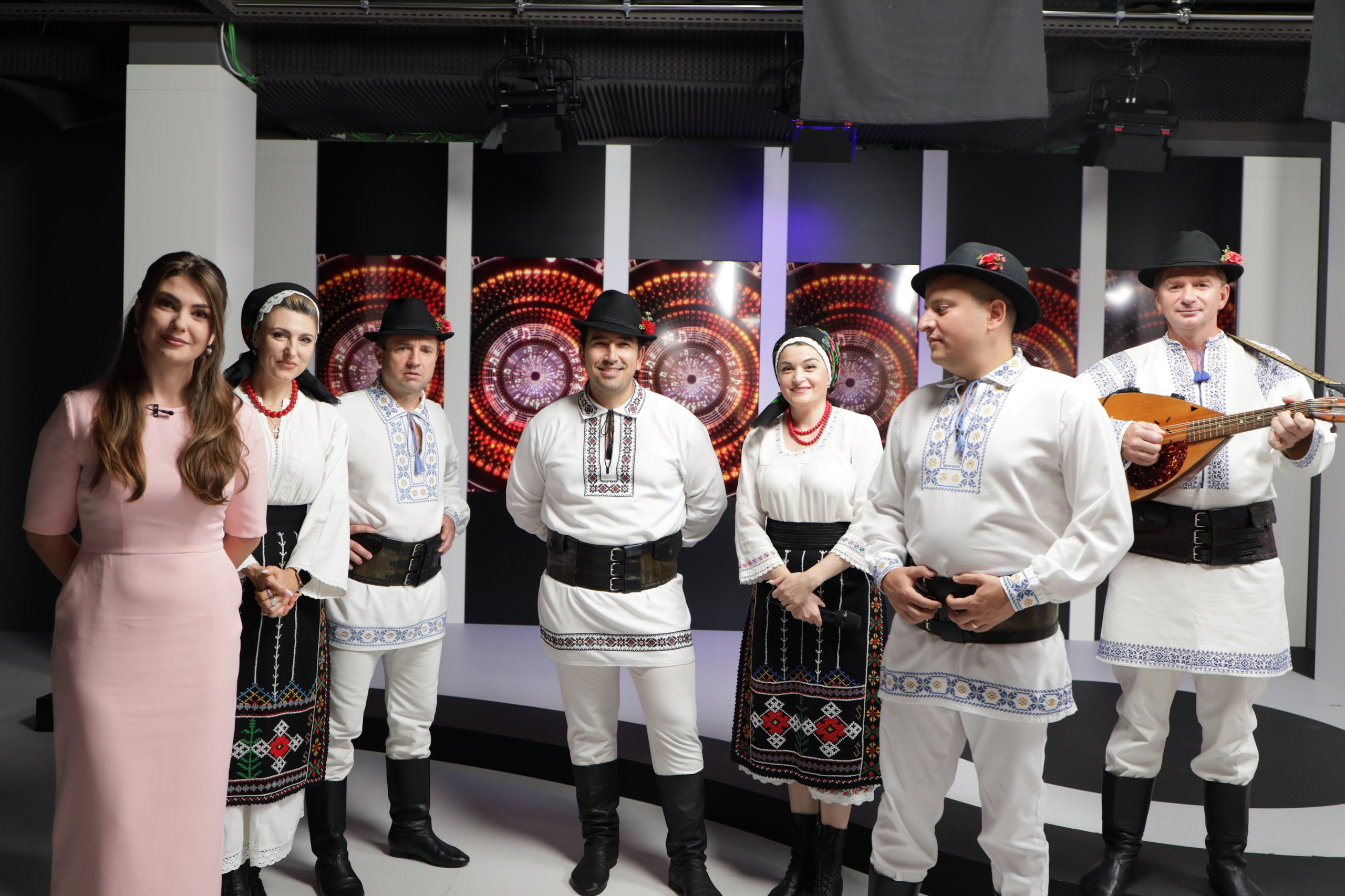 Dorurele la BINE BINE SHOW. Alika Dia- Fotograf în Republica Moldova, Strășeni