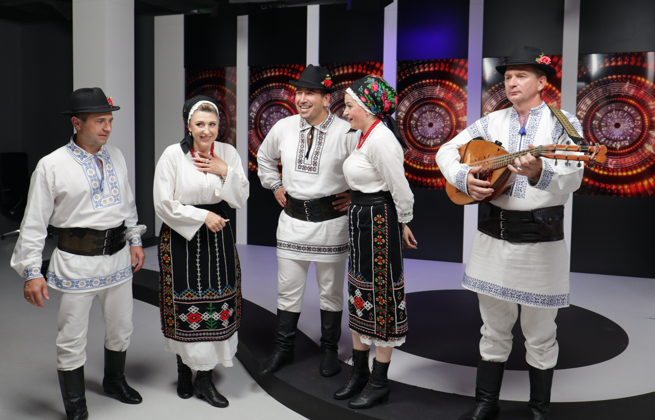Dorurele la BINE BINE SHOW. Alika Dia- Fotograf în Republica Moldova, Strășeni