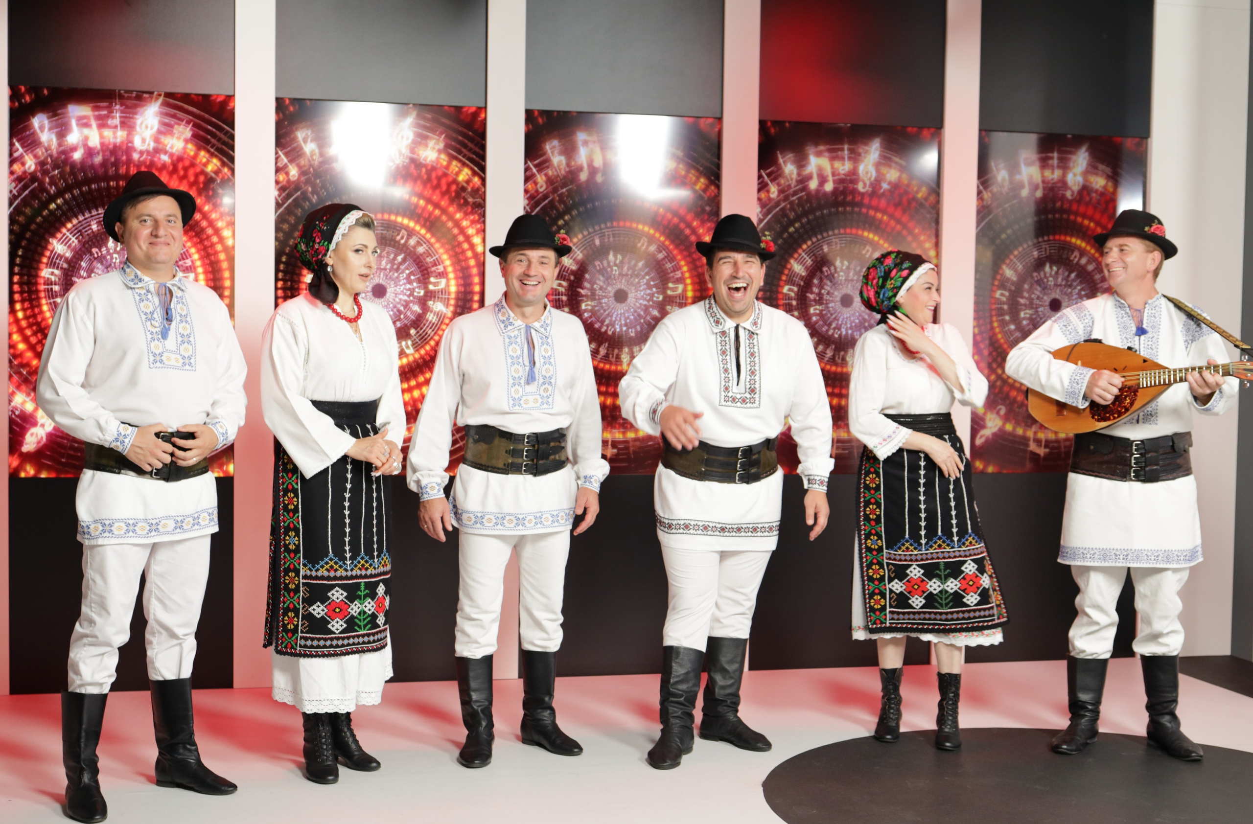 Dorurele la BINE BINE SHOW. Alika Dia- Fotograf în Republica Moldova, Strășeni